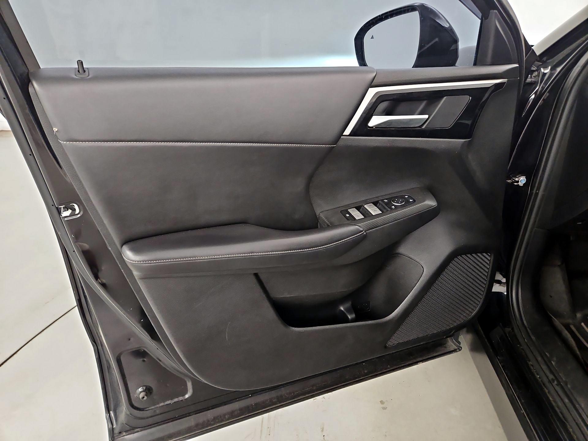 Thumbnail: 2022 Mitsubishi Outlander - 12
