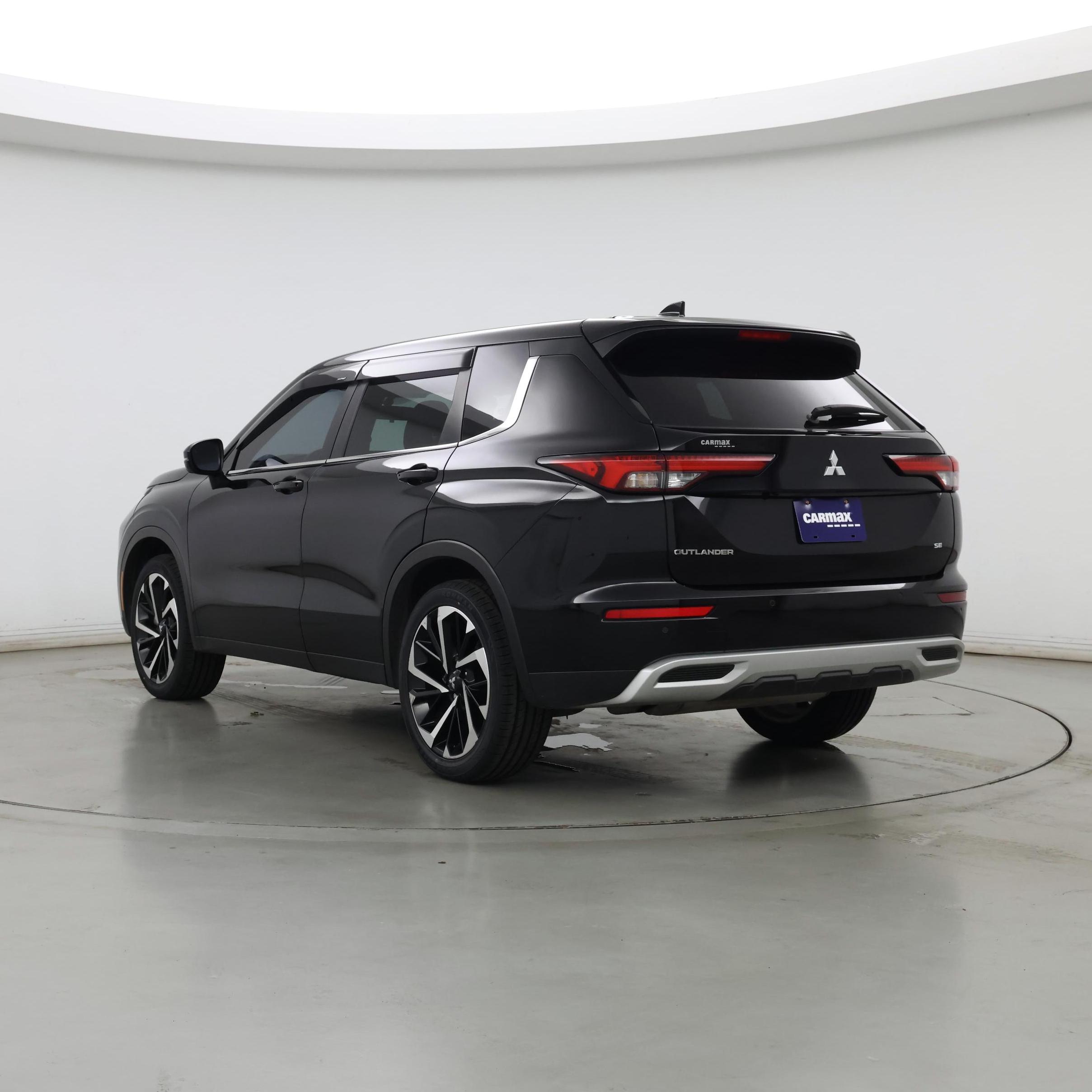 Thumbnail: 2022 Mitsubishi Outlander - 2