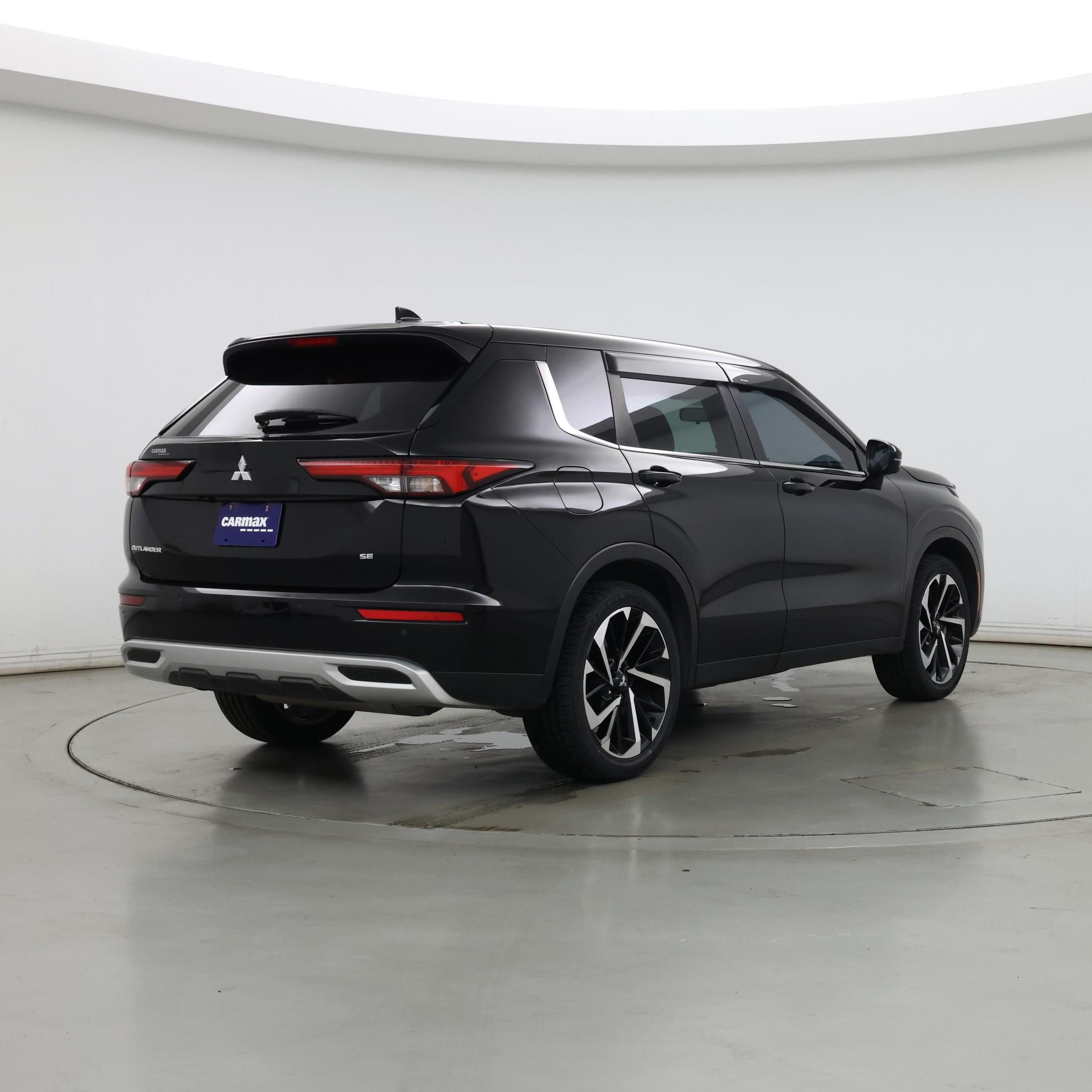 Thumbnail: 2022 Mitsubishi Outlander - 8