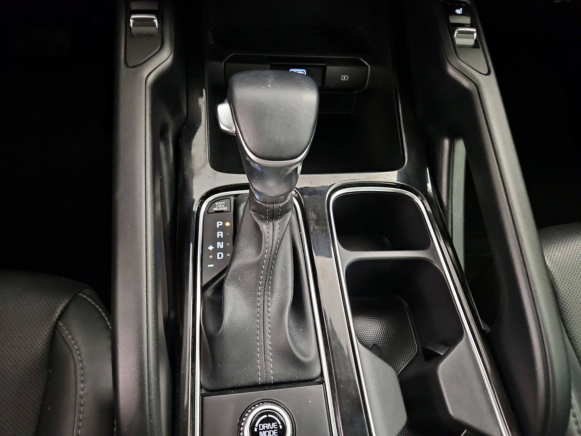 Thumbnail: 2020 Kia Telluride - 17