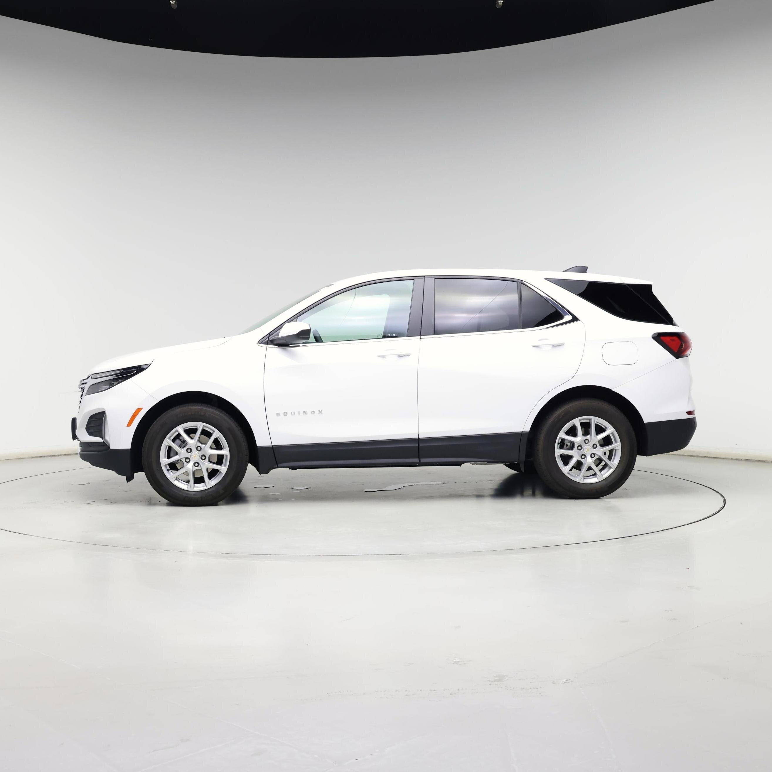 Thumbnail: 2023 Chevrolet Equinox - 3