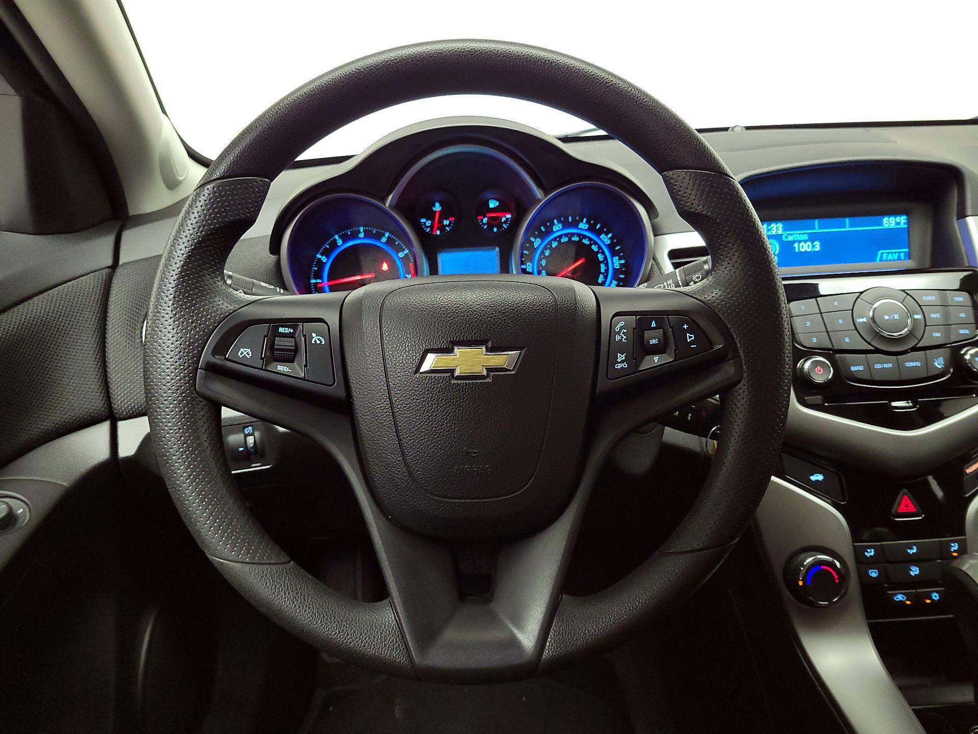 Thumbnail: 2016 Chevrolet Cruze - 10