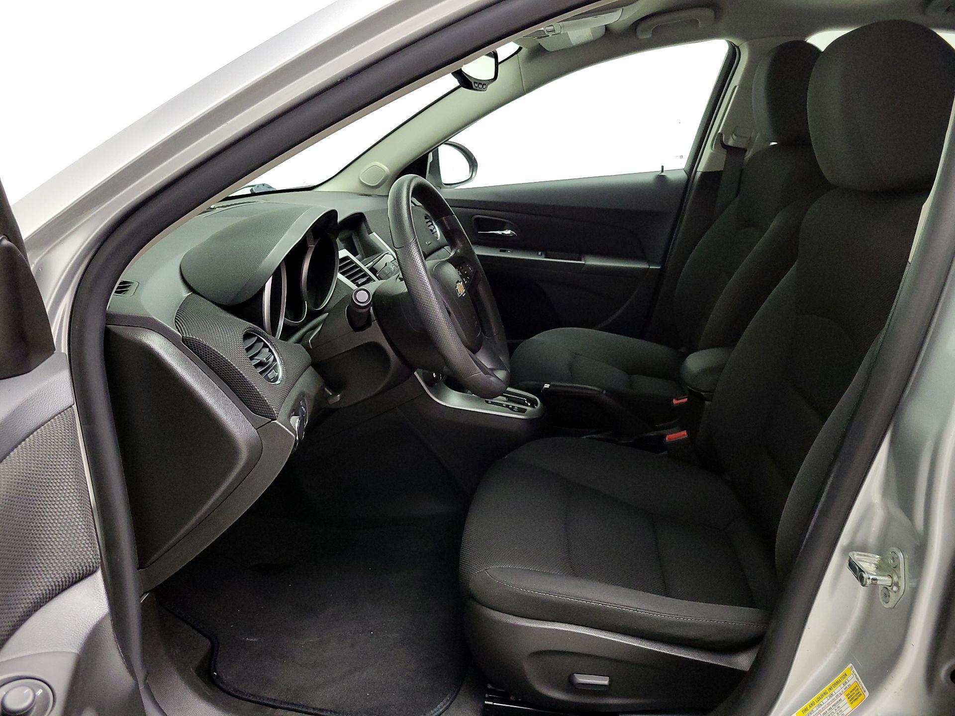 Thumbnail: 2016 Chevrolet Cruze - 11