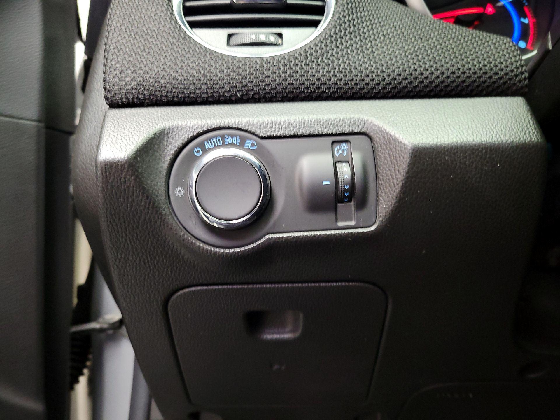 Thumbnail: 2016 Chevrolet Cruze - 13