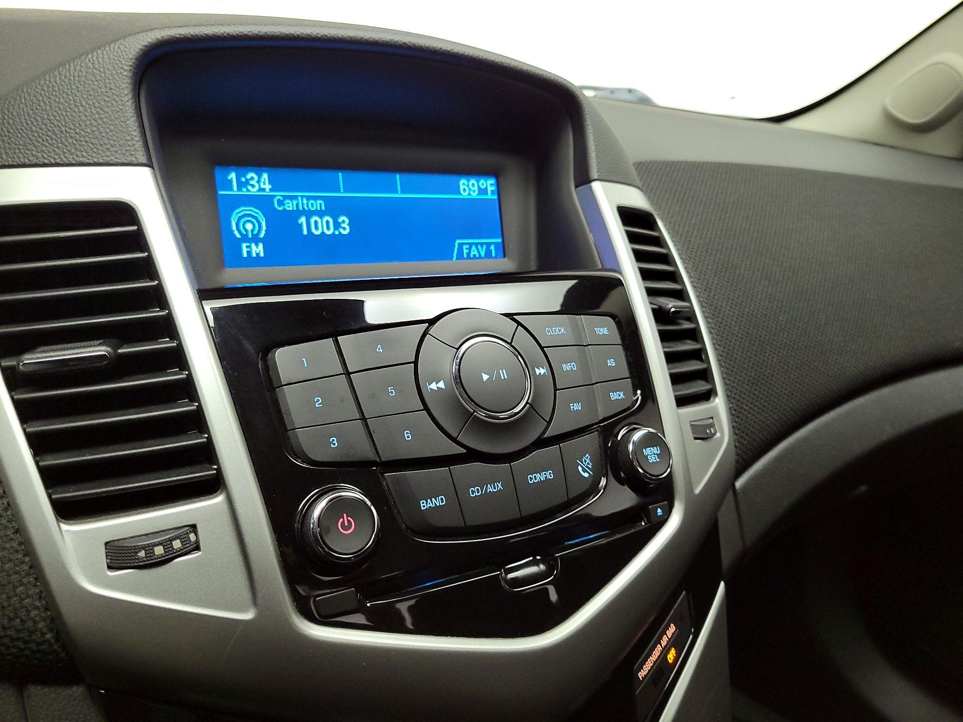 Thumbnail: 2016 Chevrolet Cruze - 14