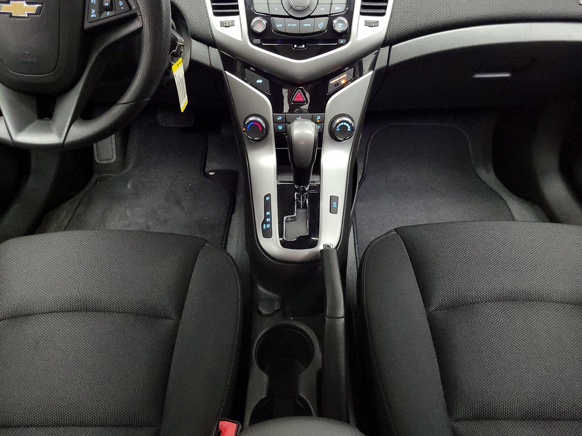 Thumbnail: 2016 Chevrolet Cruze - 16