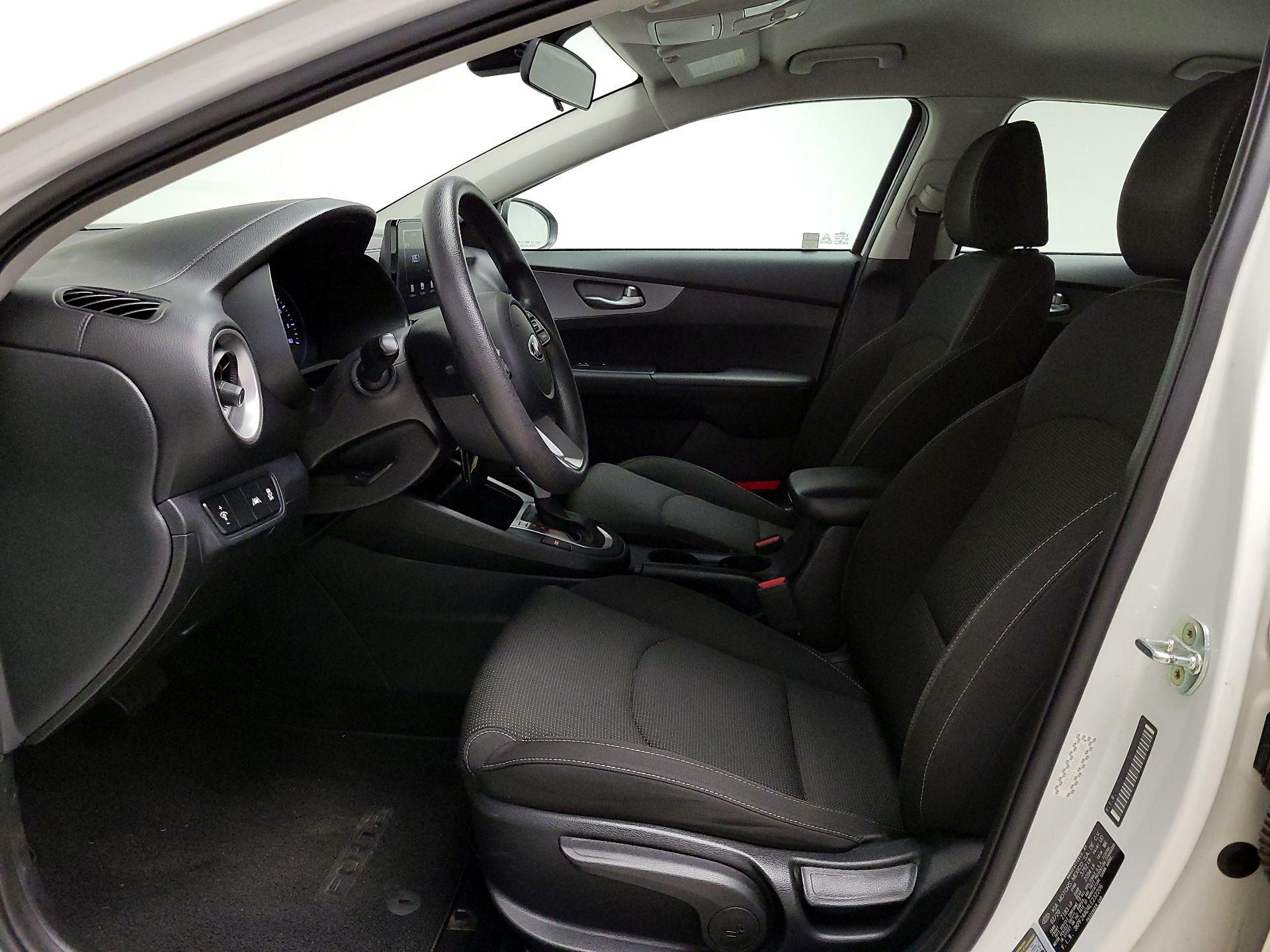 Thumbnail: 2020 Kia Forte - 11