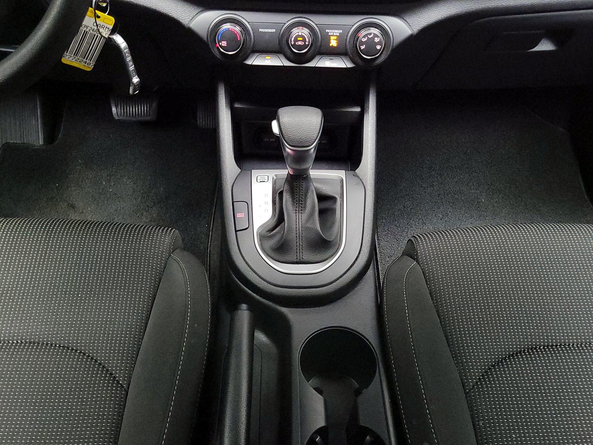 Thumbnail: 2020 Kia Forte - 17