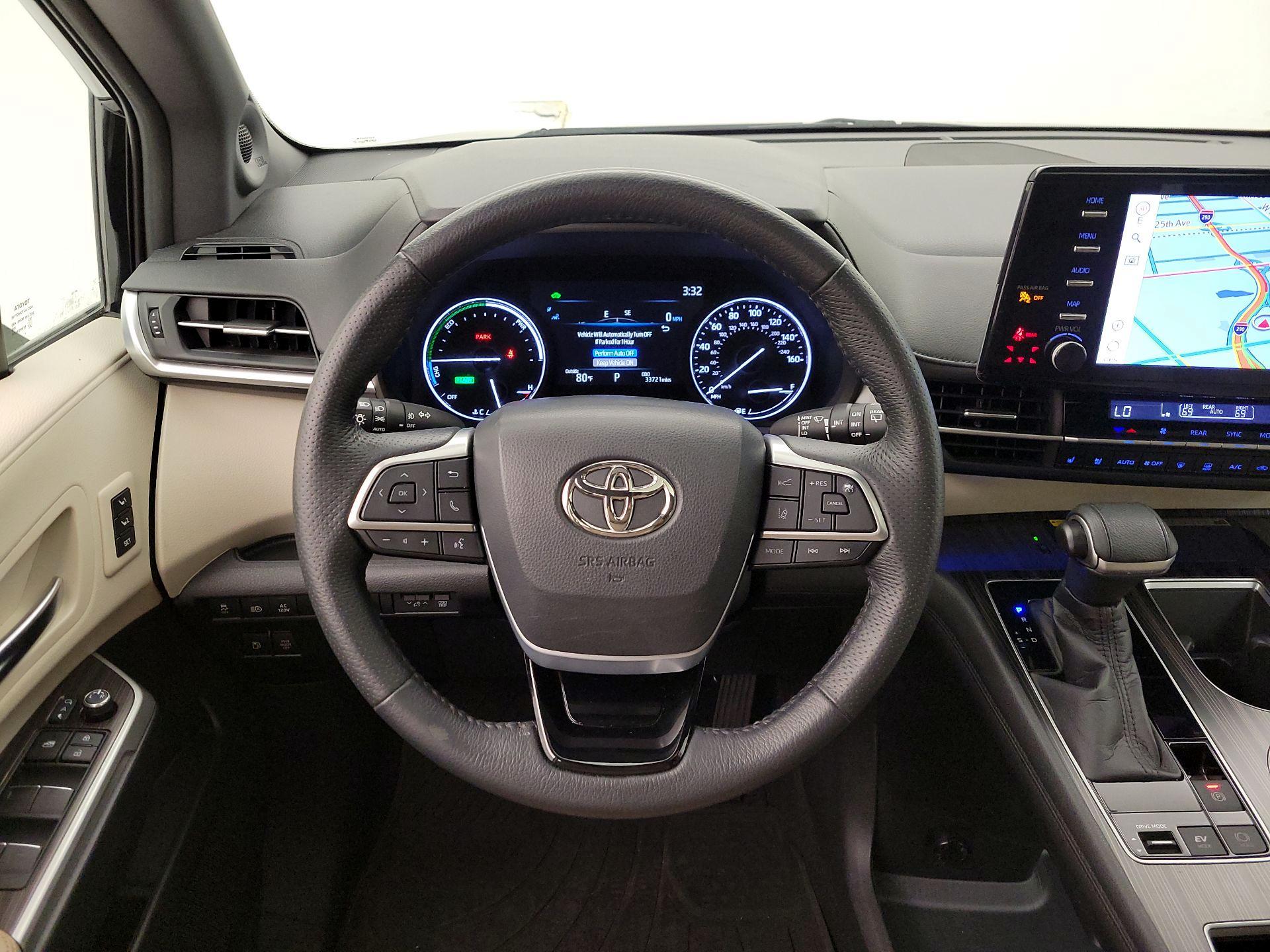 Thumbnail: 2021 Toyota Sienna - 10