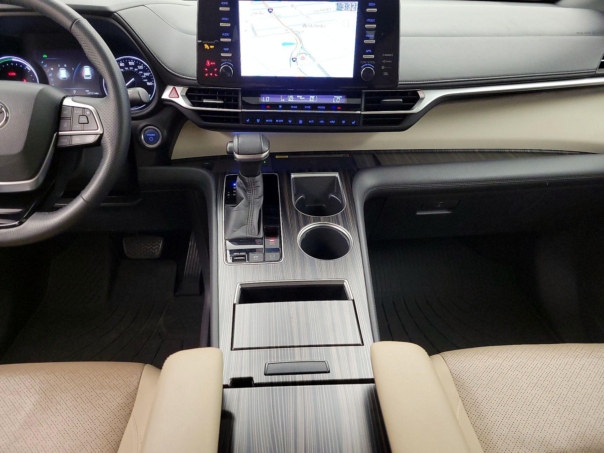 Thumbnail: 2021 Toyota Sienna - 18