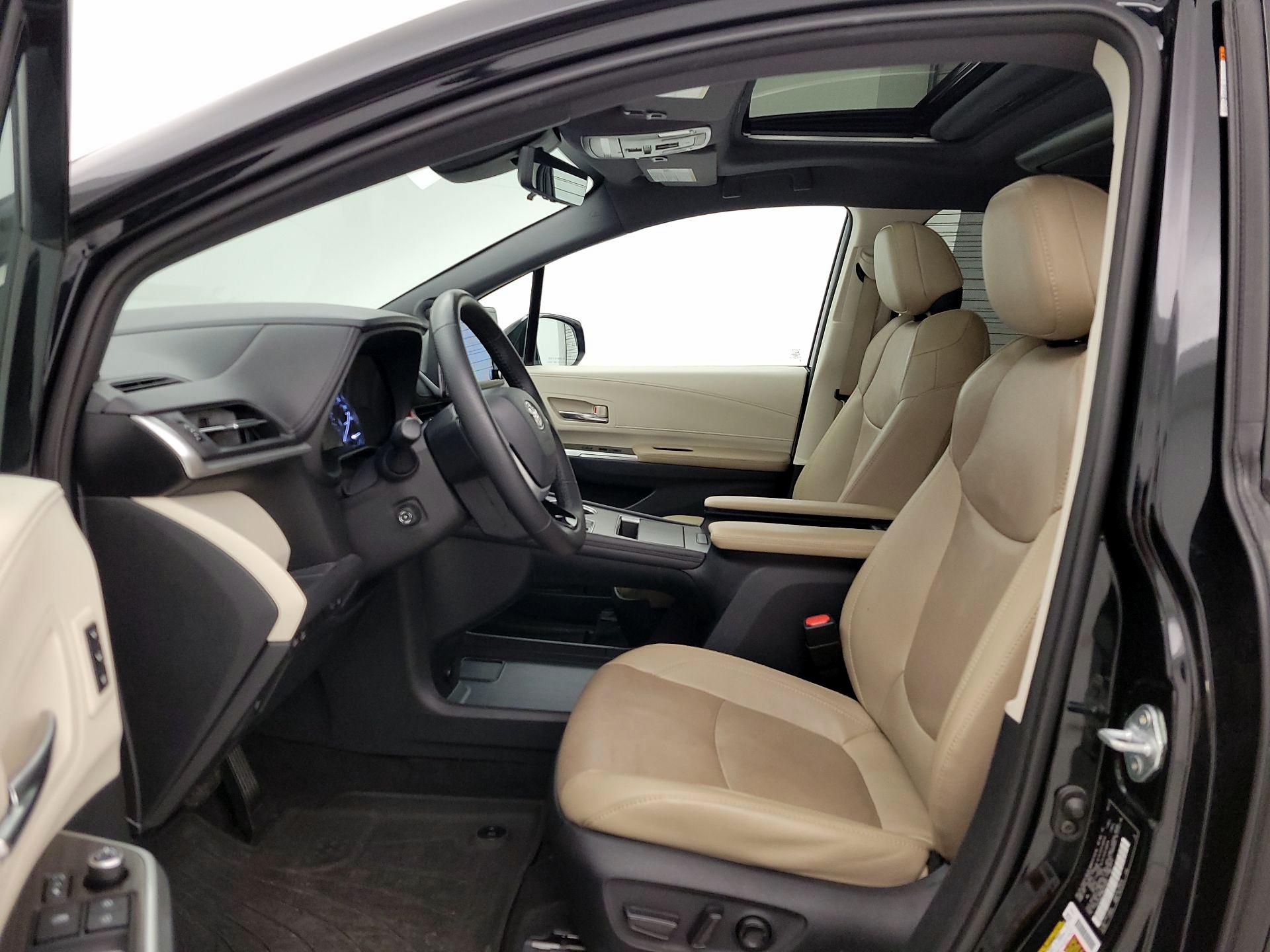 Thumbnail: 2021 Toyota Sienna - 20