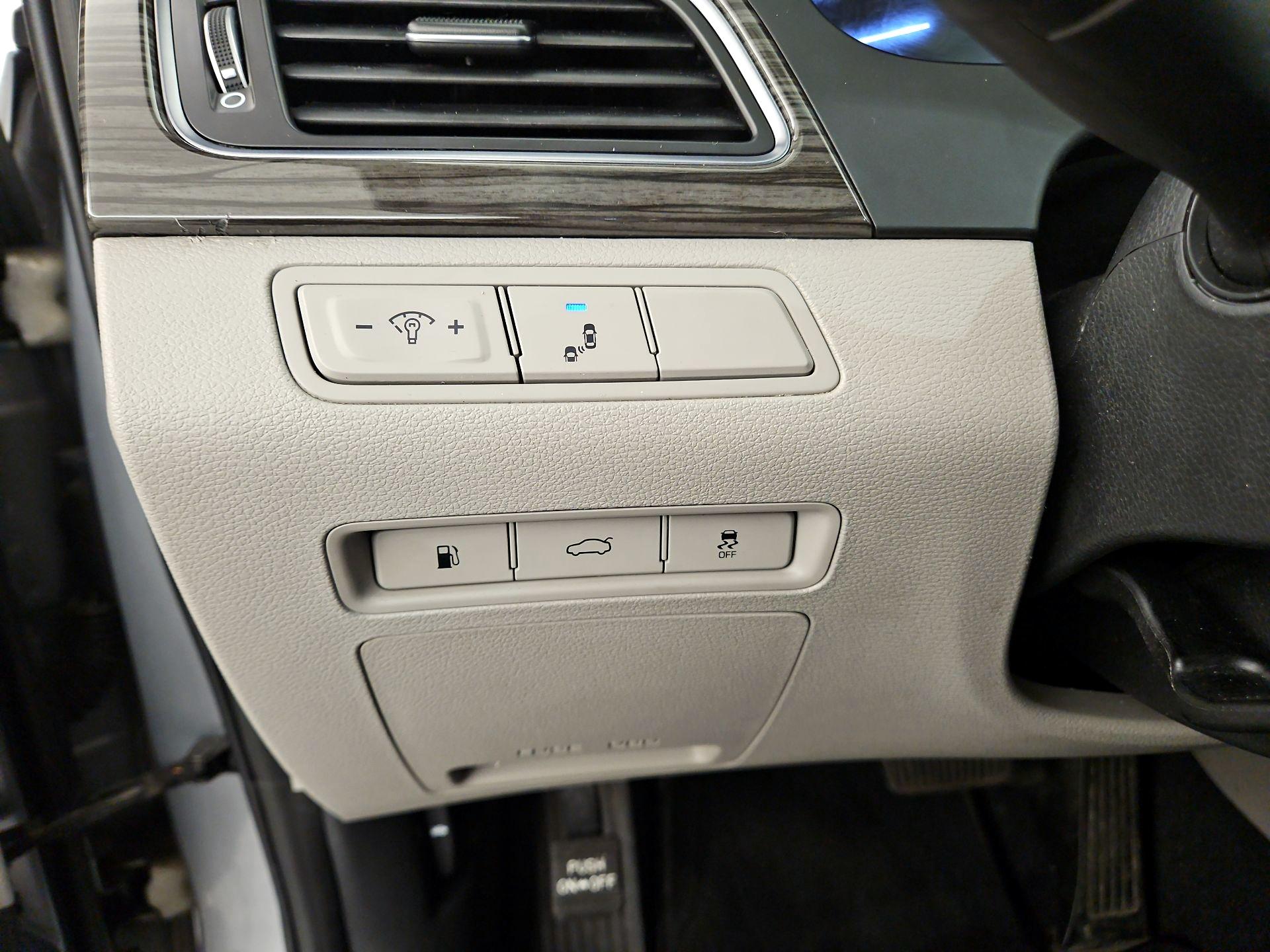 Thumbnail: 2015 Hyundai Sonata - 13