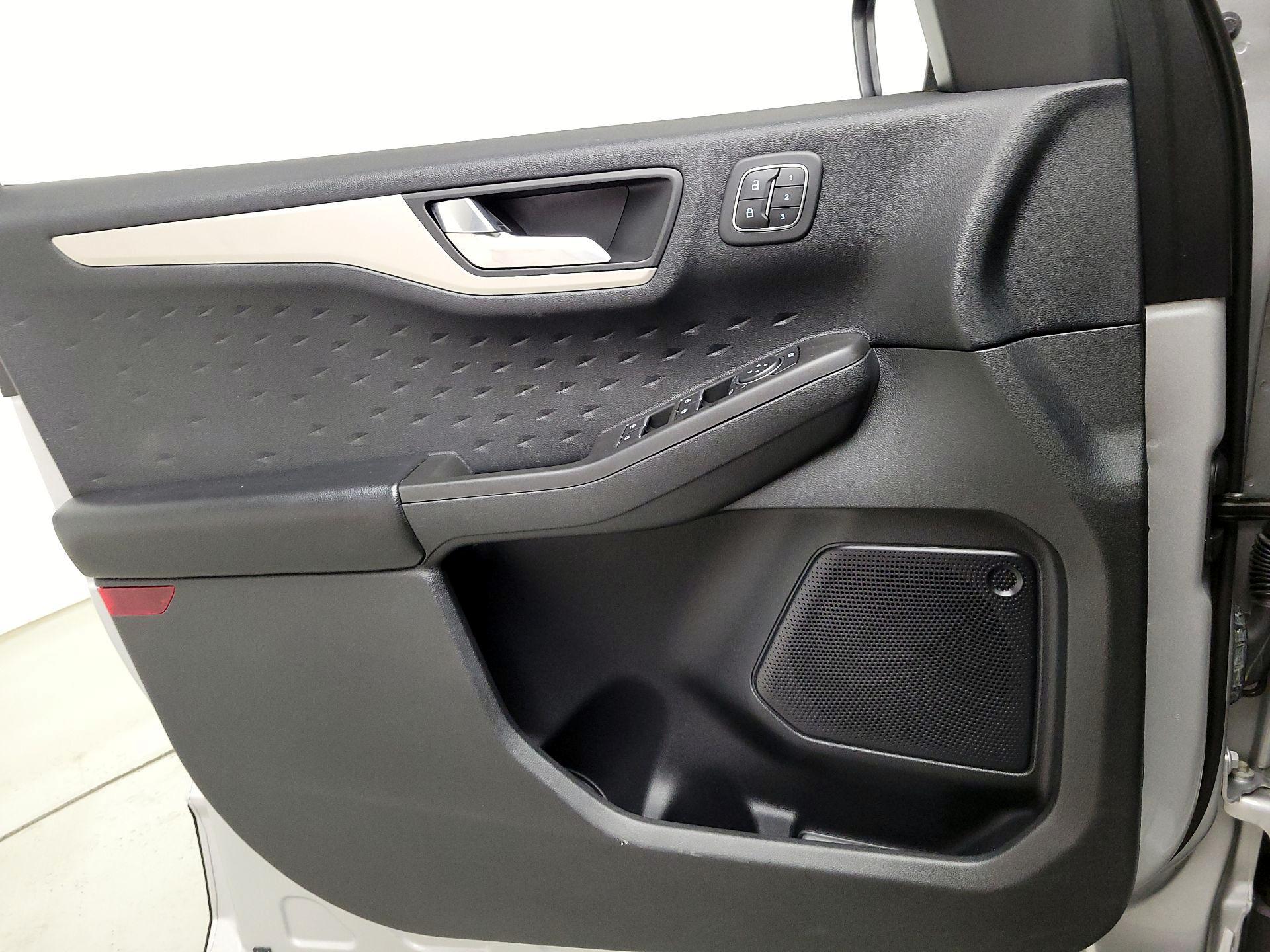 Thumbnail: 2020 Ford Escape - 12