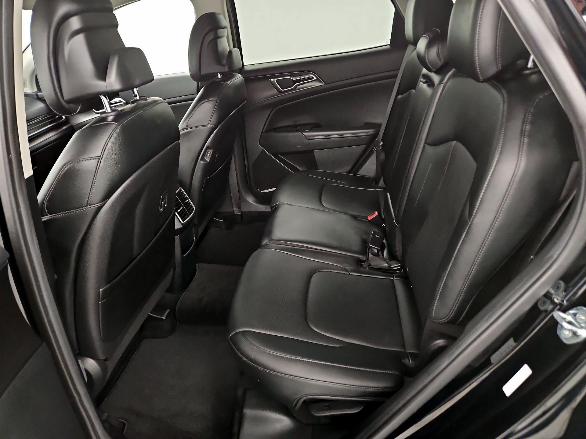 Thumbnail: 2023 Kia Sportage - 20
