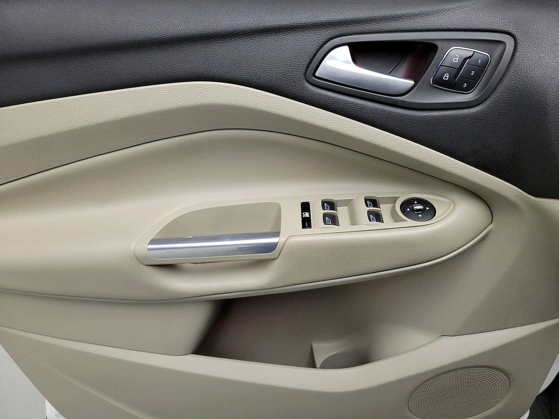 Thumbnail: 2015 Ford Escape - 12