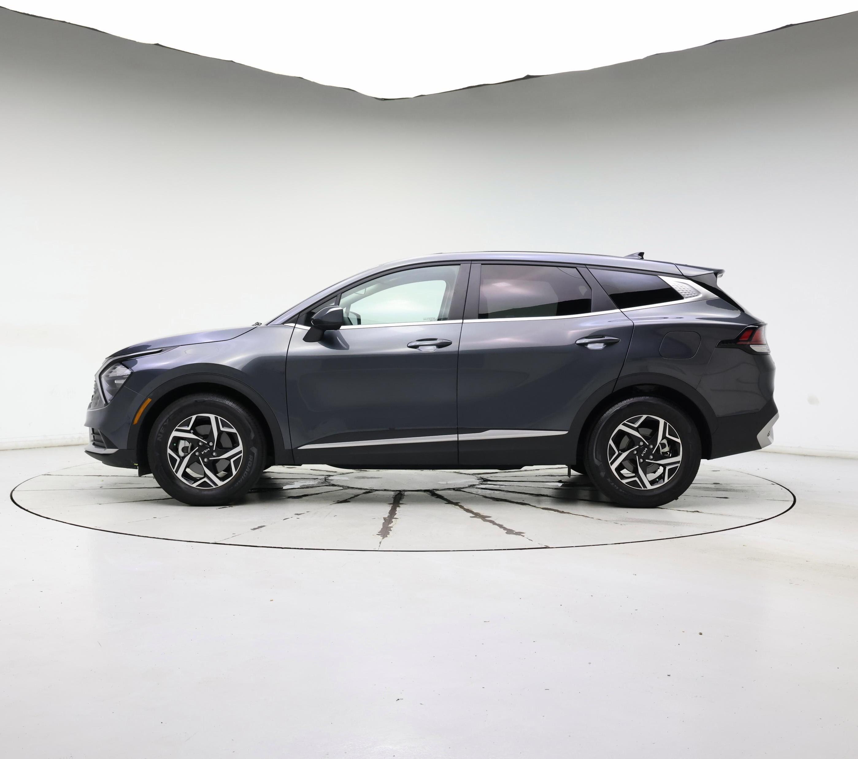 Thumbnail: 2023 Kia Sportage - 3