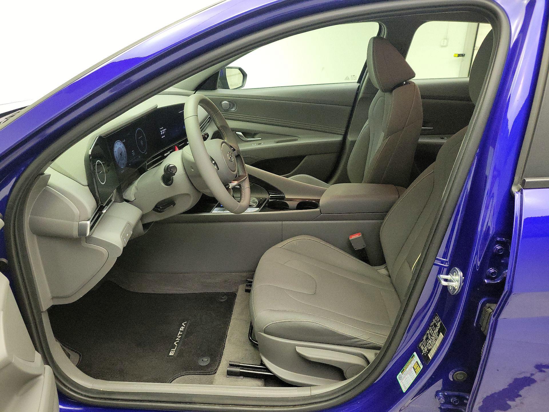 Thumbnail: 2023 Hyundai Elantra - 11