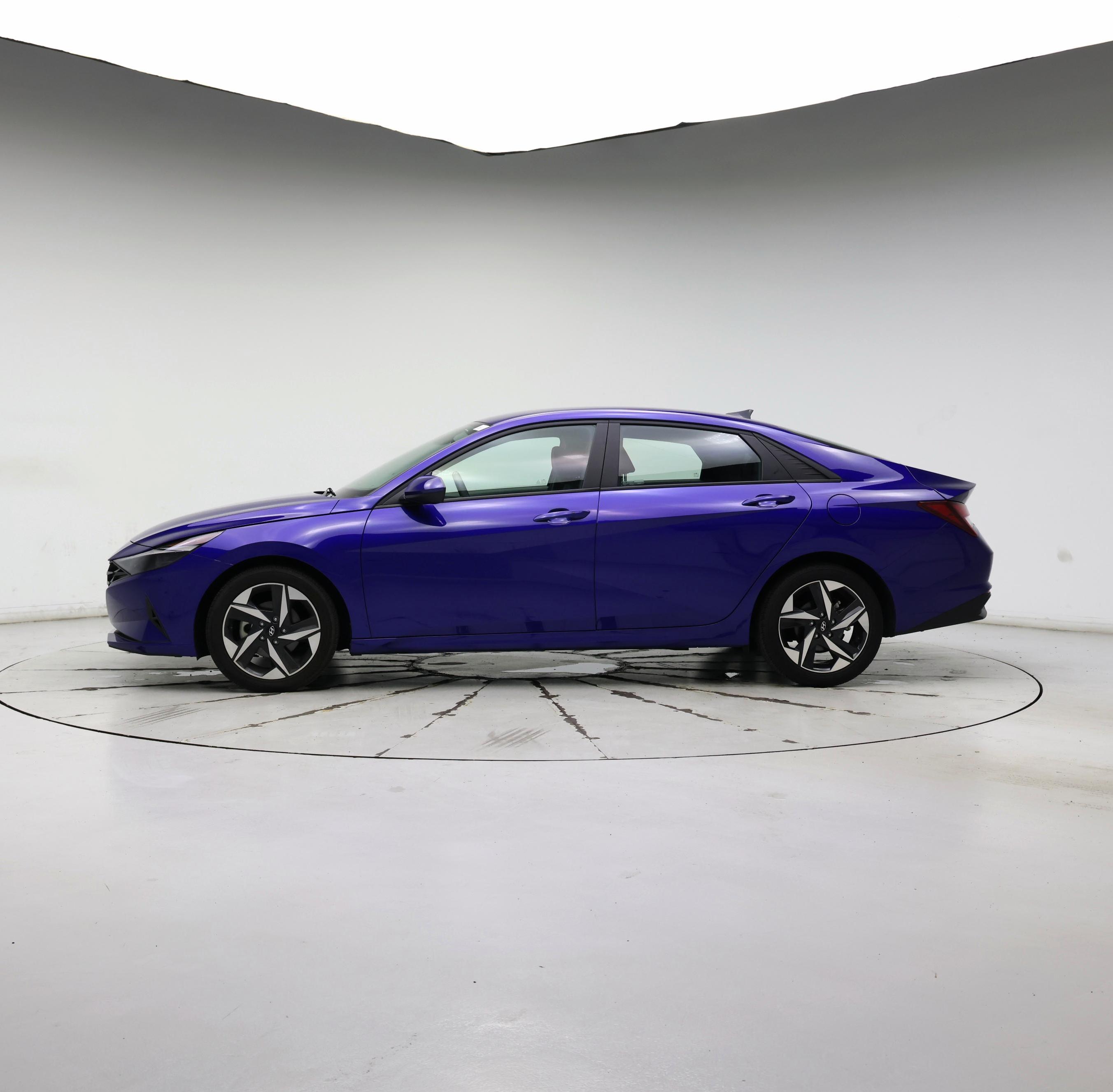 Thumbnail: 2023 Hyundai Elantra - 3