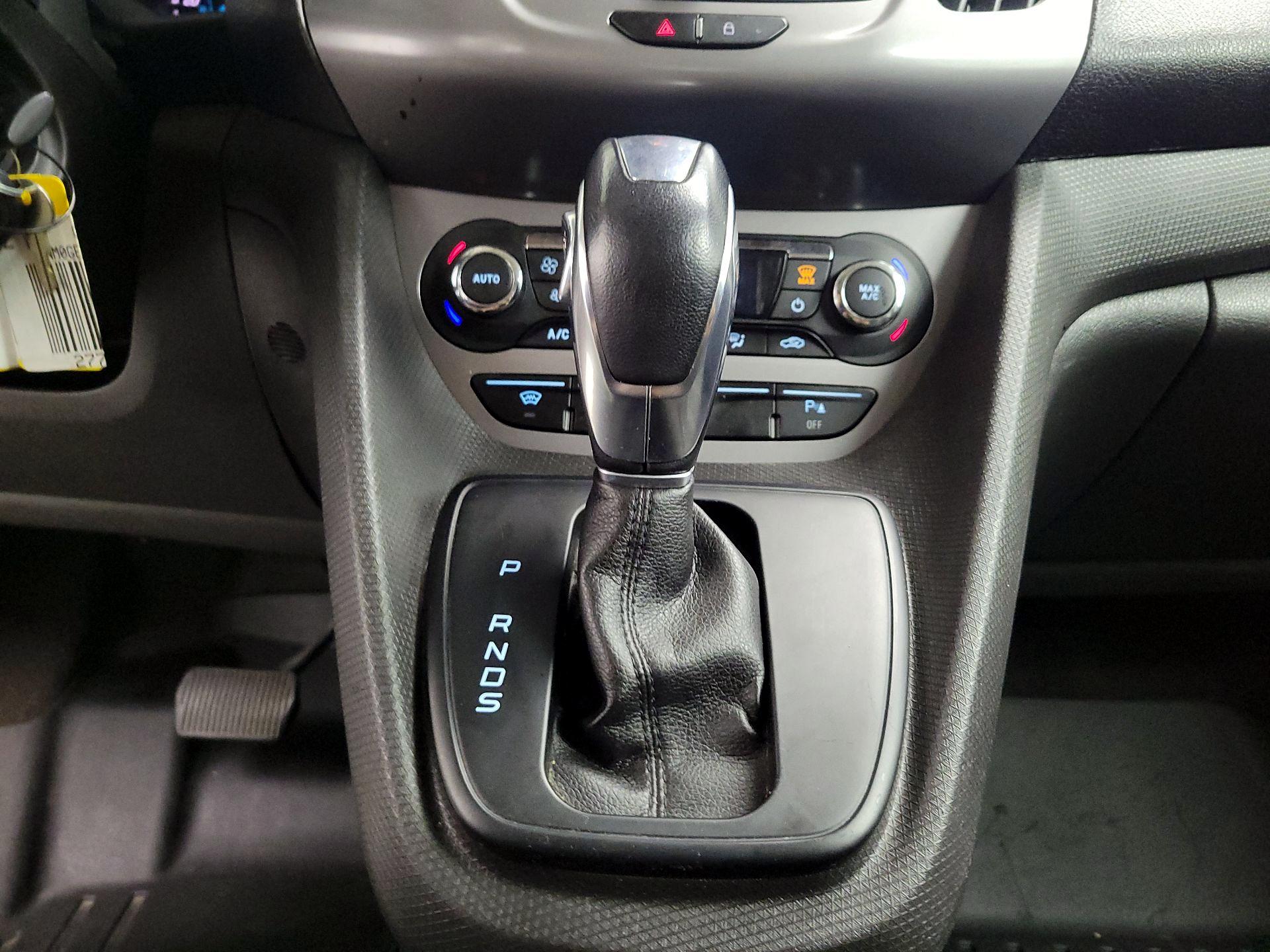 Thumbnail: 2018 Ford Transit Series - 17