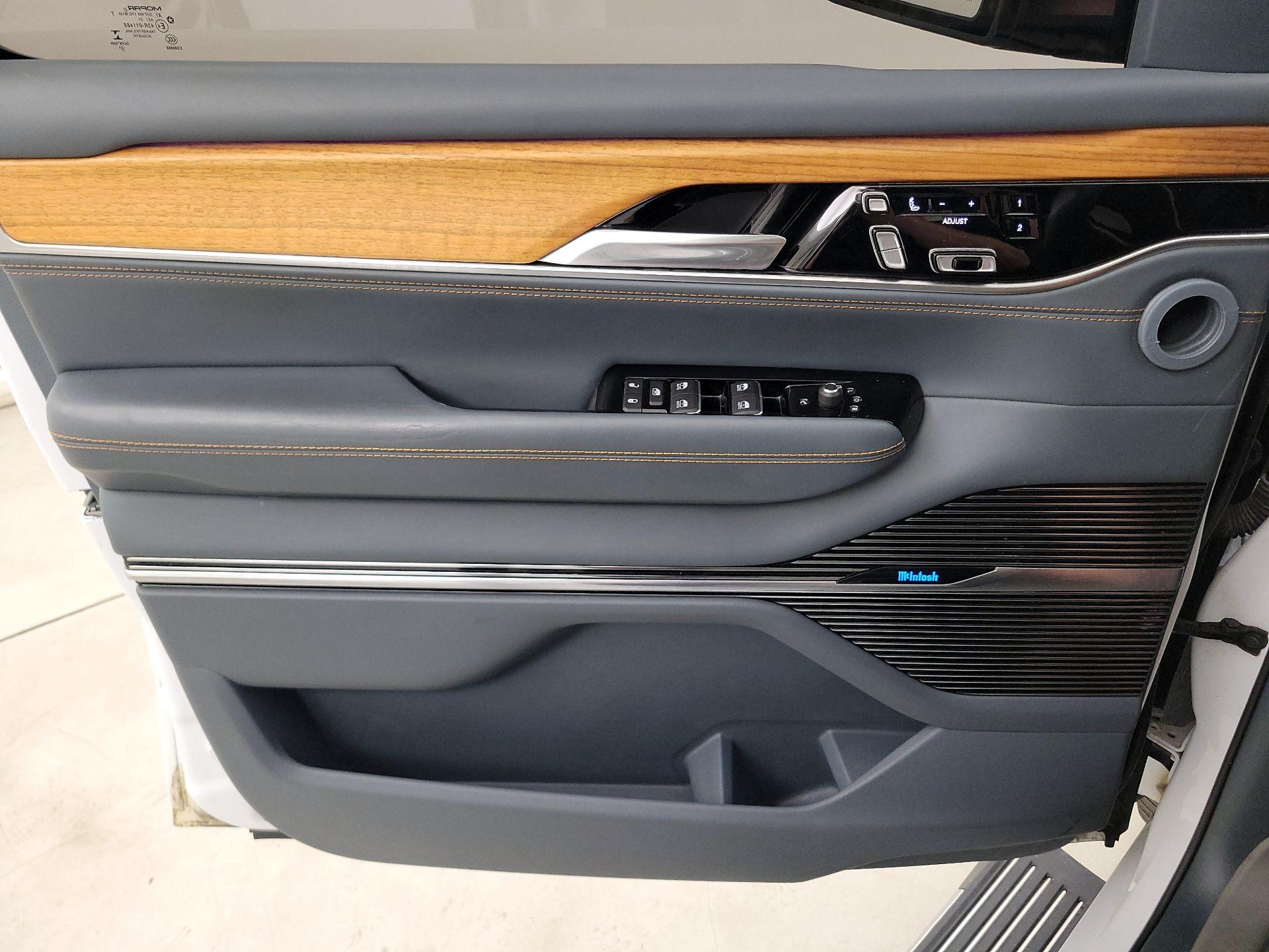 Thumbnail: 2022 Jeep Grand Wagoneer - 12