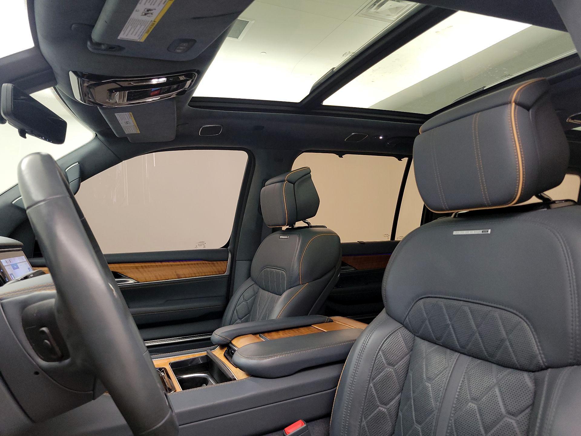 Thumbnail: 2022 Jeep Grand Wagoneer - 20