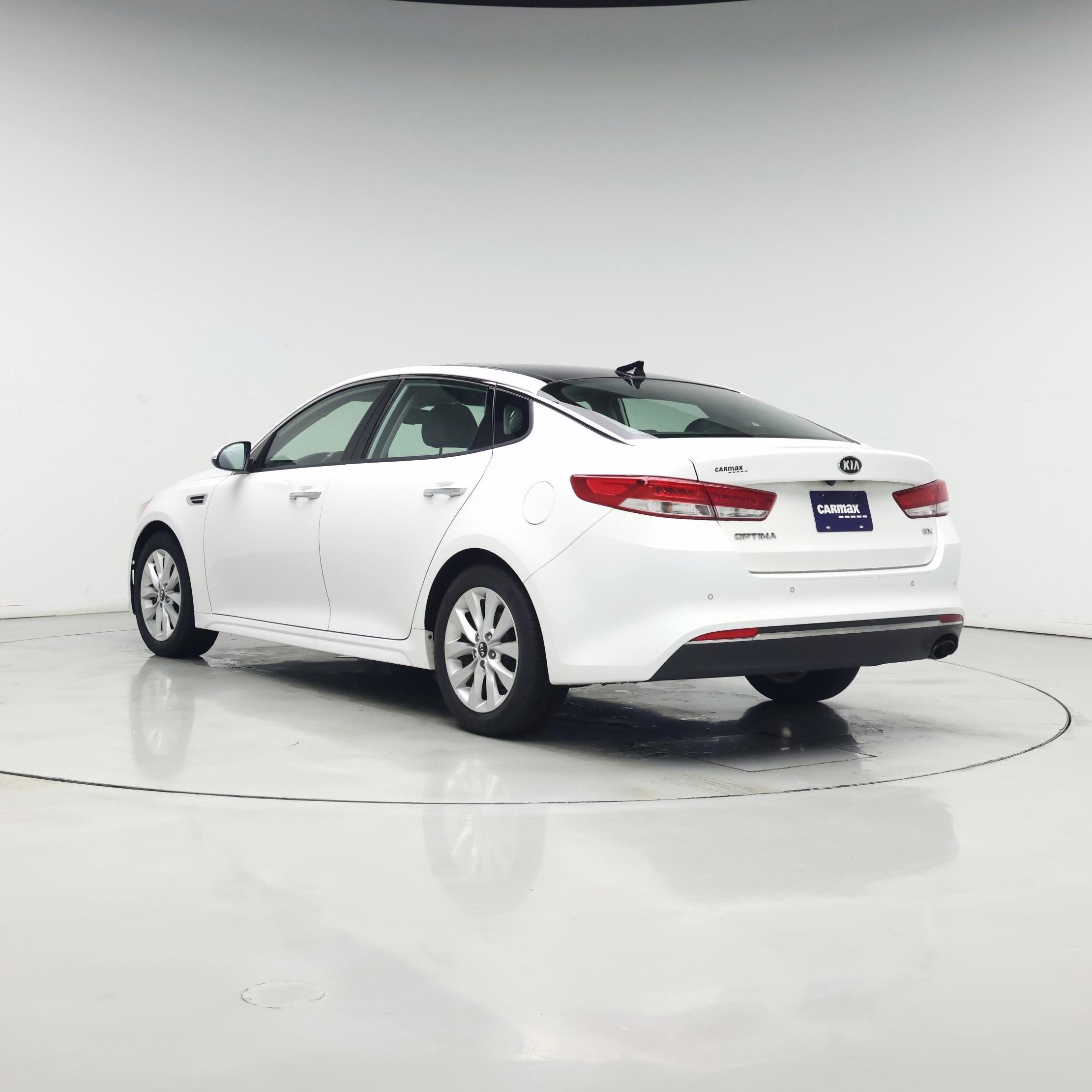 Thumbnail: 2016 Kia Optima - 2