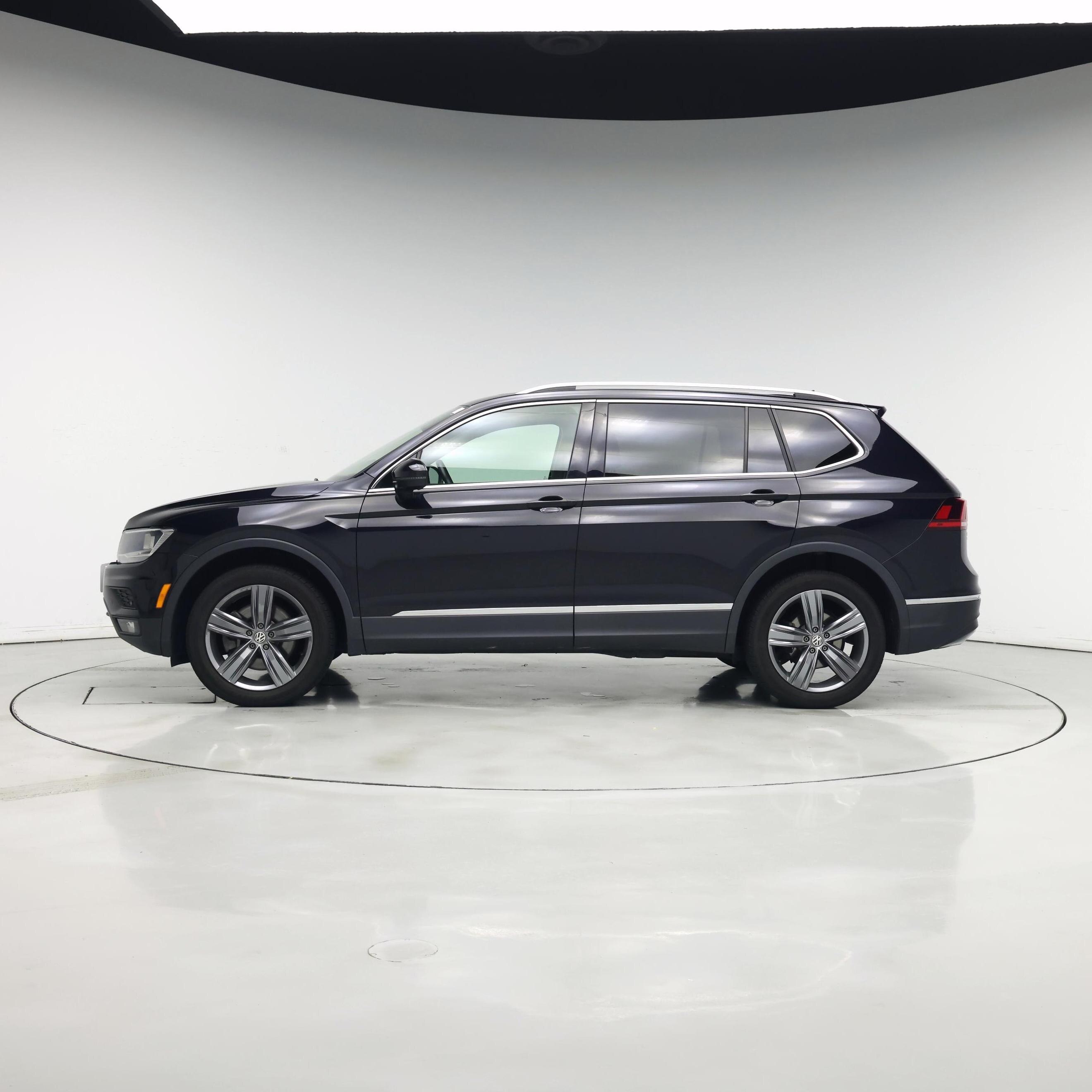 Thumbnail: 2020 Volkswagen Tiguan - 3