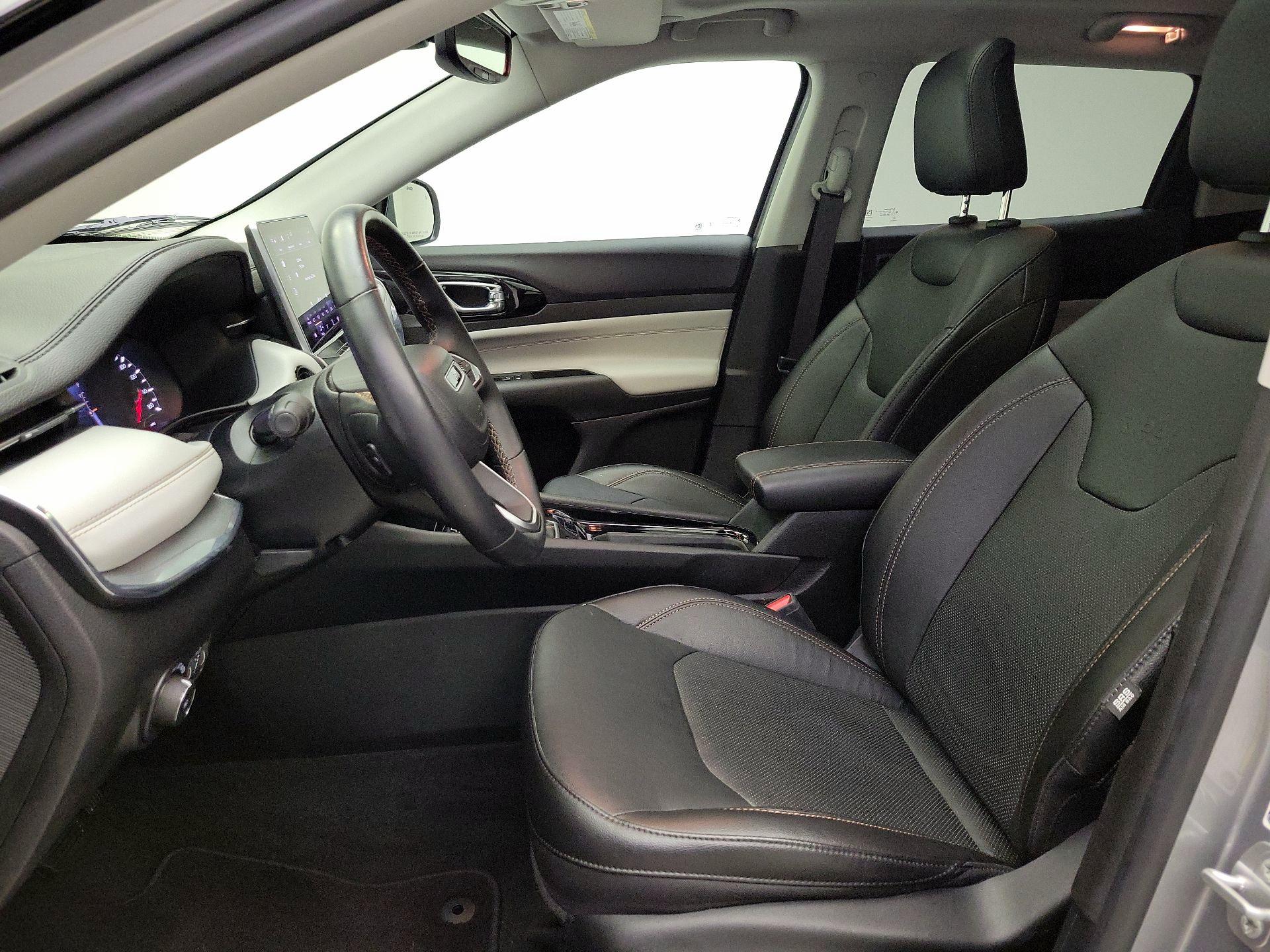Thumbnail: 2022 Jeep Compass - 11