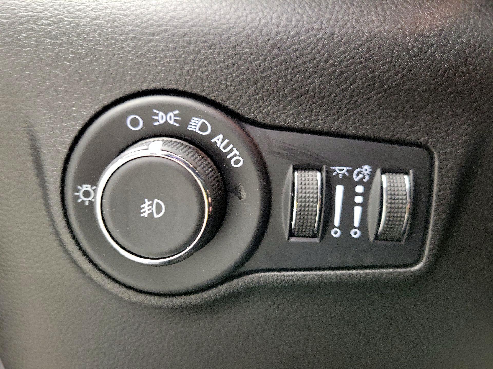 Thumbnail: 2022 Jeep Compass - 13