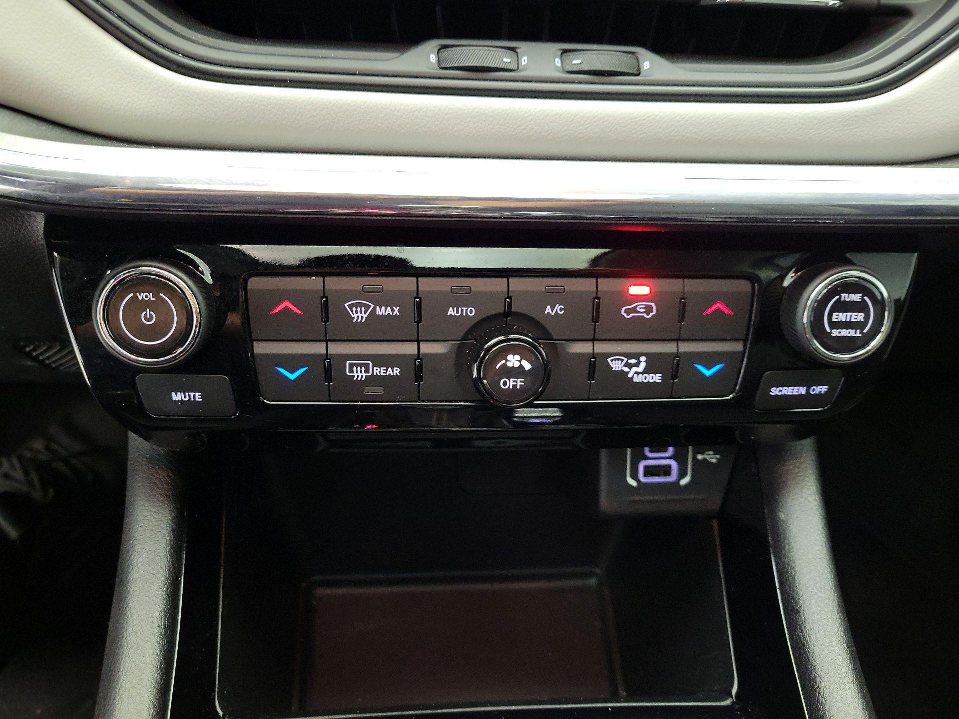 Thumbnail: 2022 Jeep Compass - 16