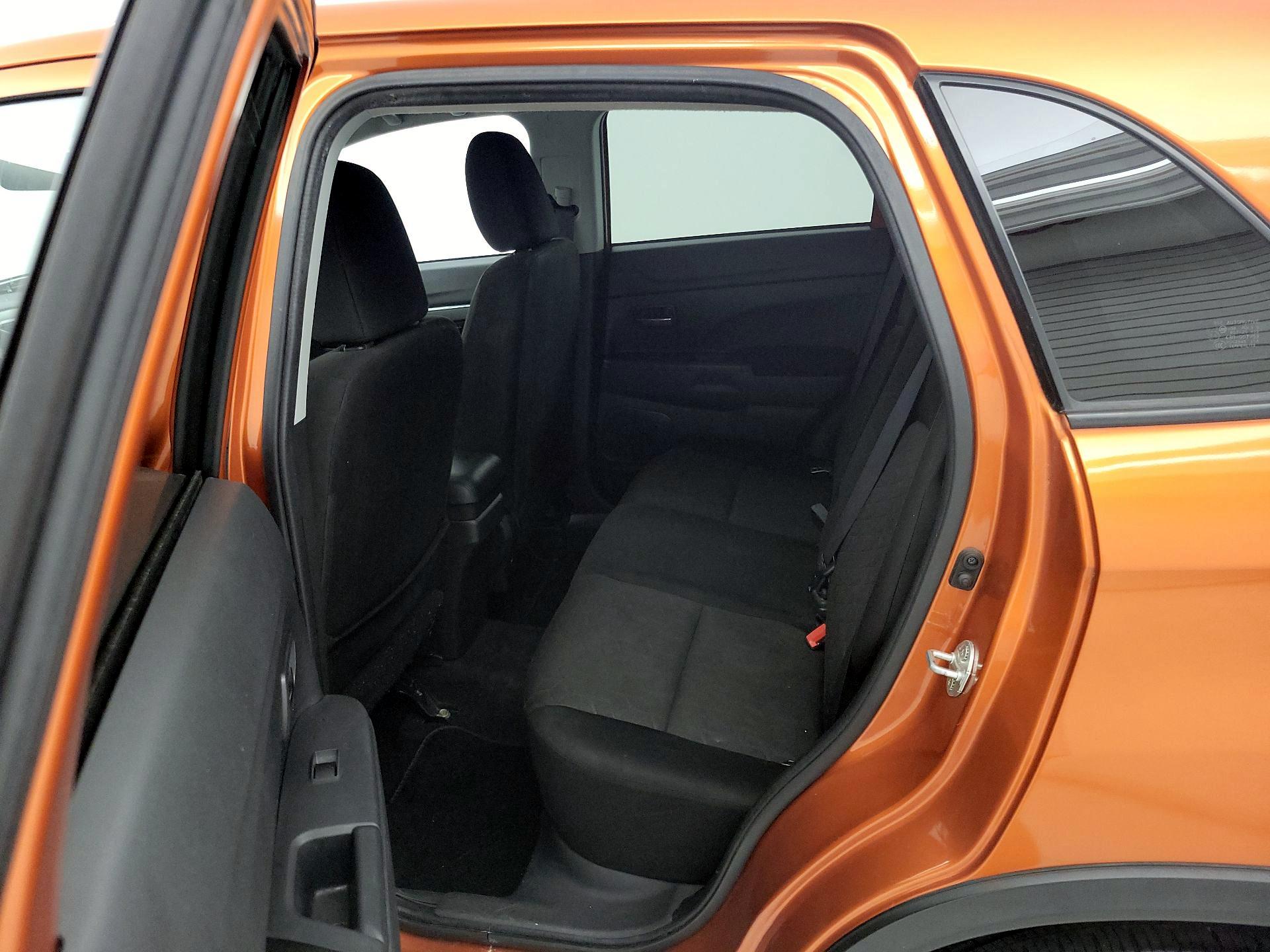 Thumbnail: 2020 Mitsubishi Outlander Sport - 19