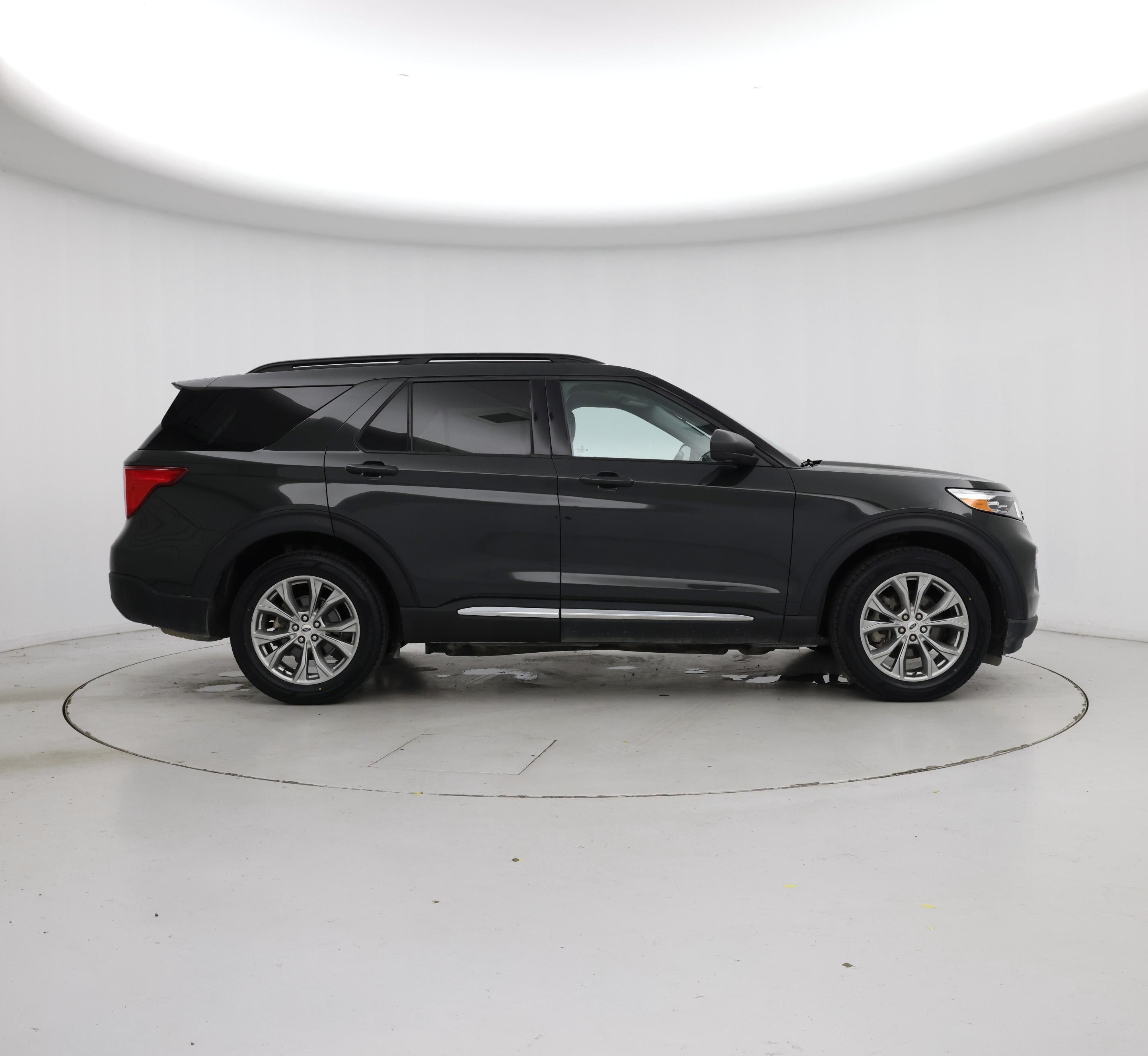 Thumbnail: 2022 Ford Explorer - 7