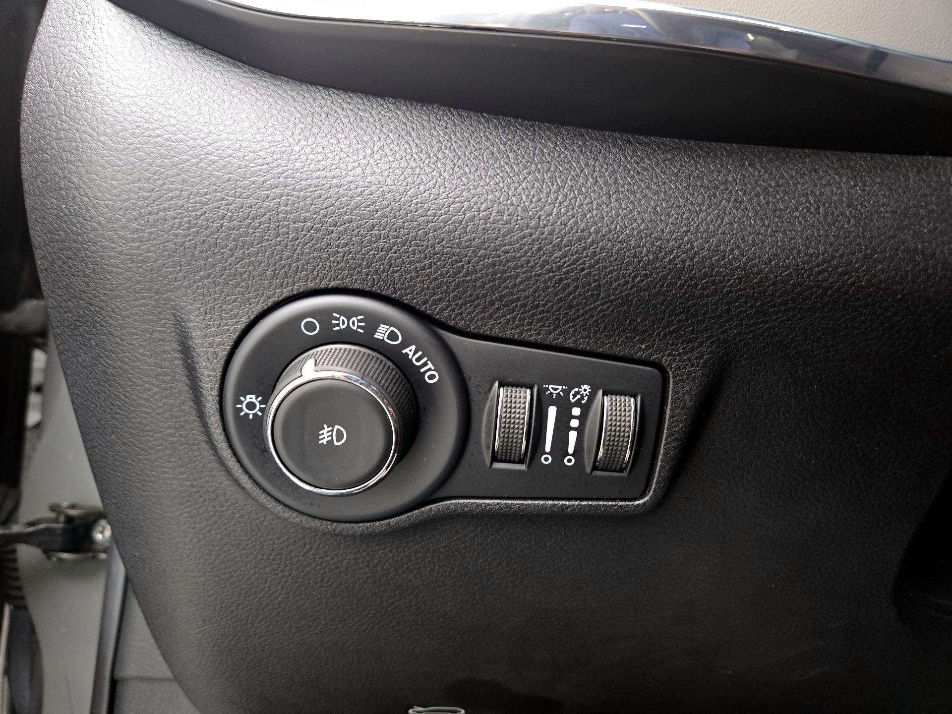 Thumbnail: 2022 Jeep Compass - 13