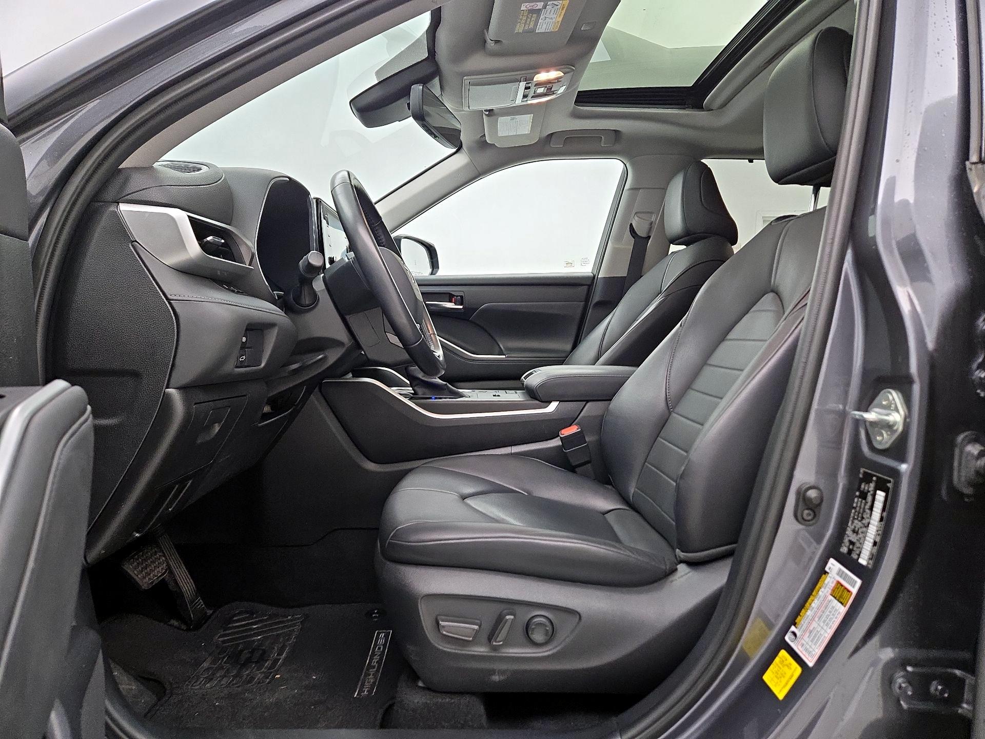 Thumbnail: 2020 Toyota Highlander - 11