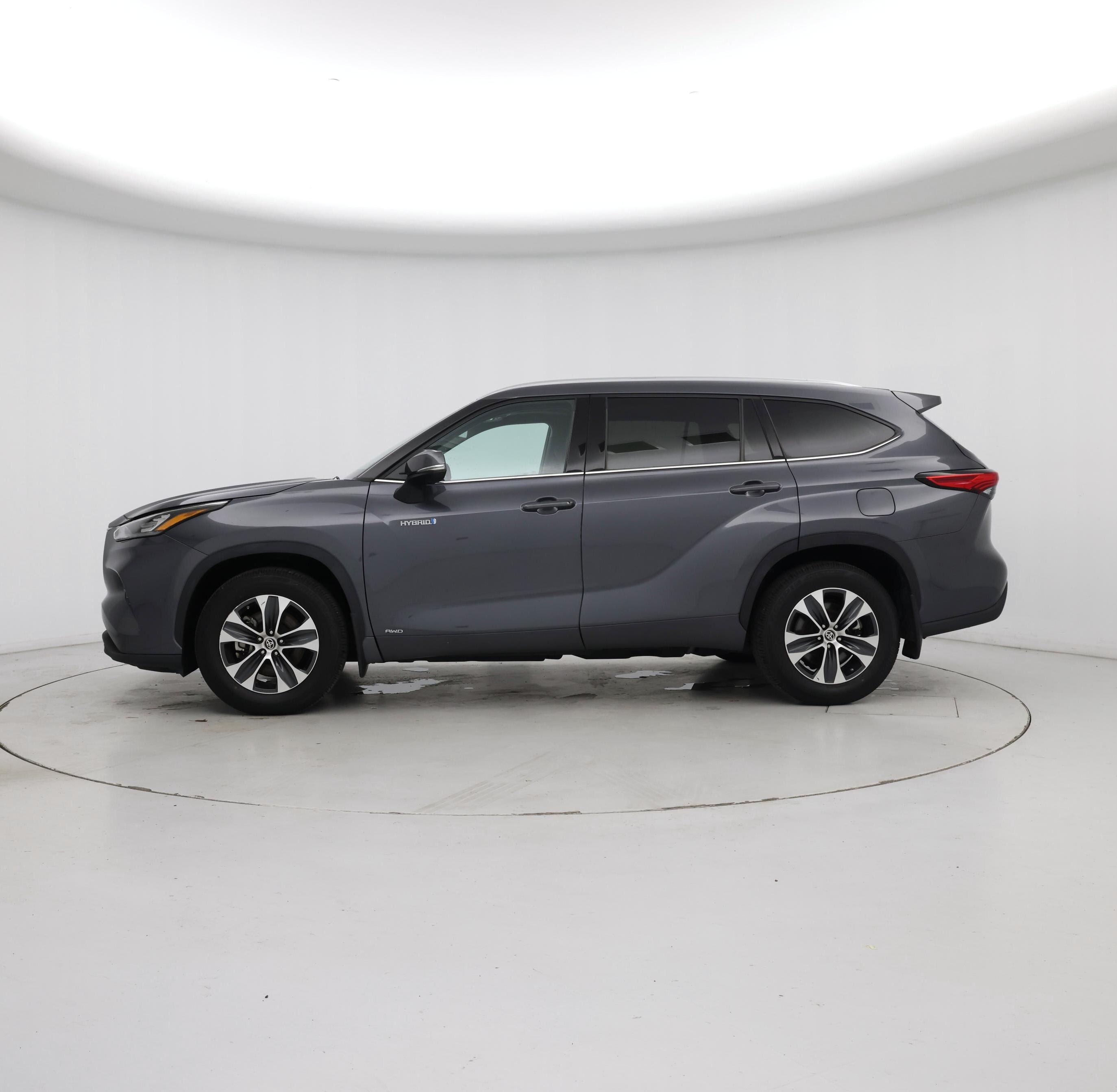Thumbnail: 2020 Toyota Highlander - 3