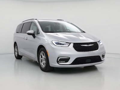 Silver 2023 Chrysler Pacifica Limited