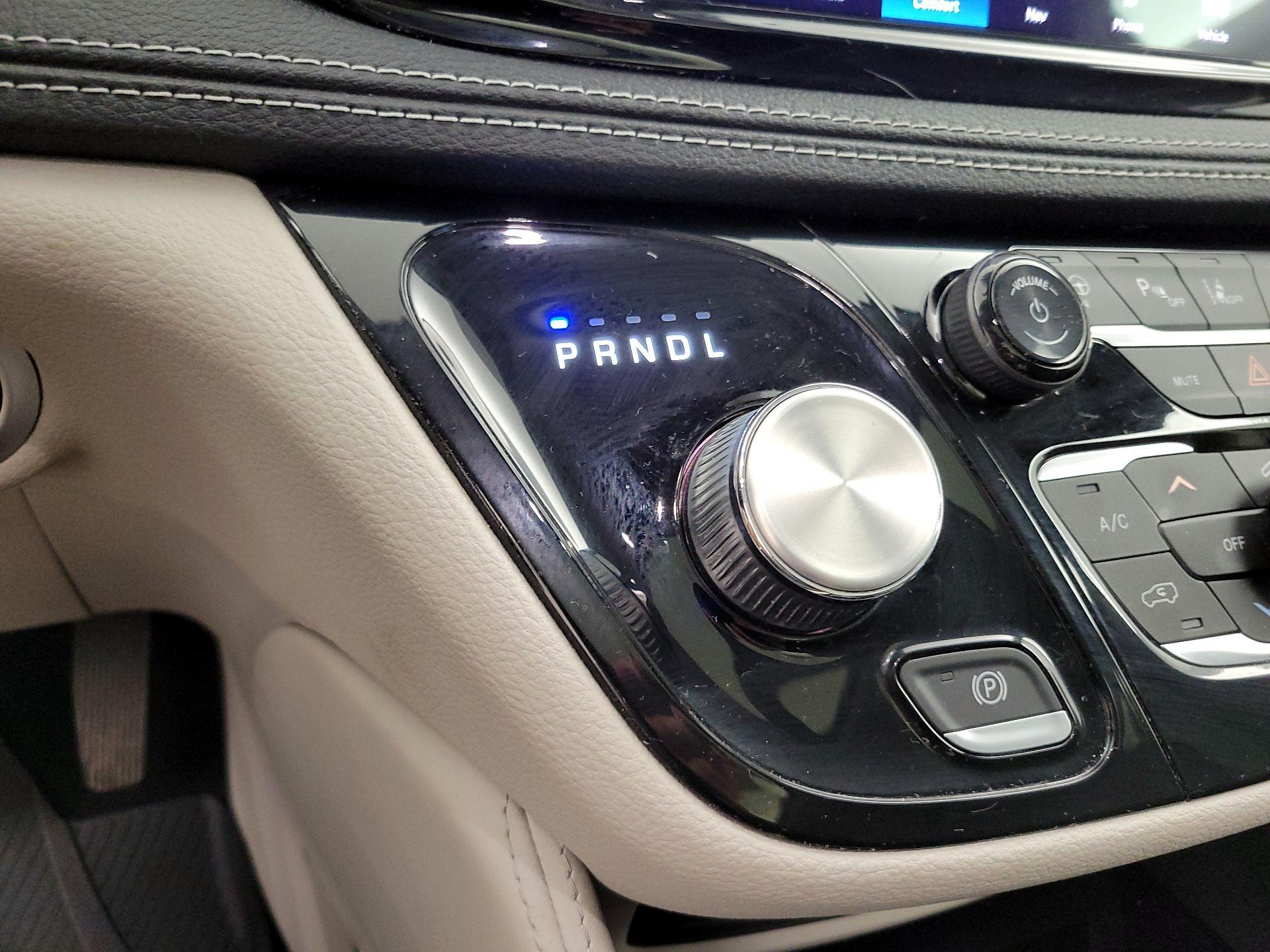 Thumbnail: 2023 Chrysler Pacifica - 18