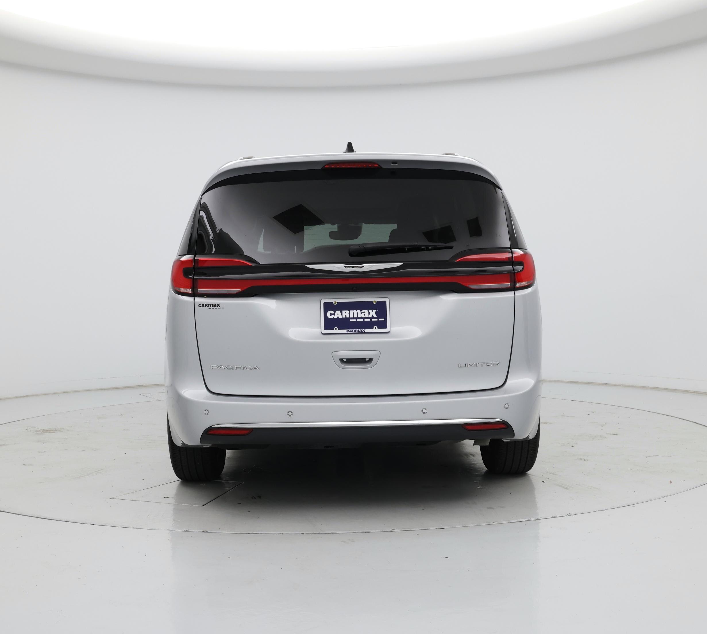 Thumbnail: 2023 Chrysler Pacifica - 6