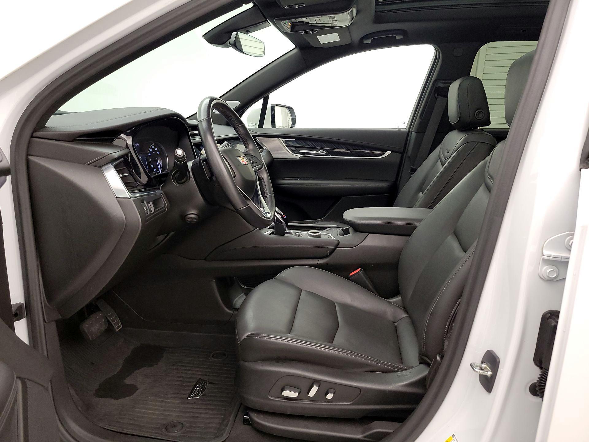 Thumbnail: 2023 Cadillac XT6 - 11