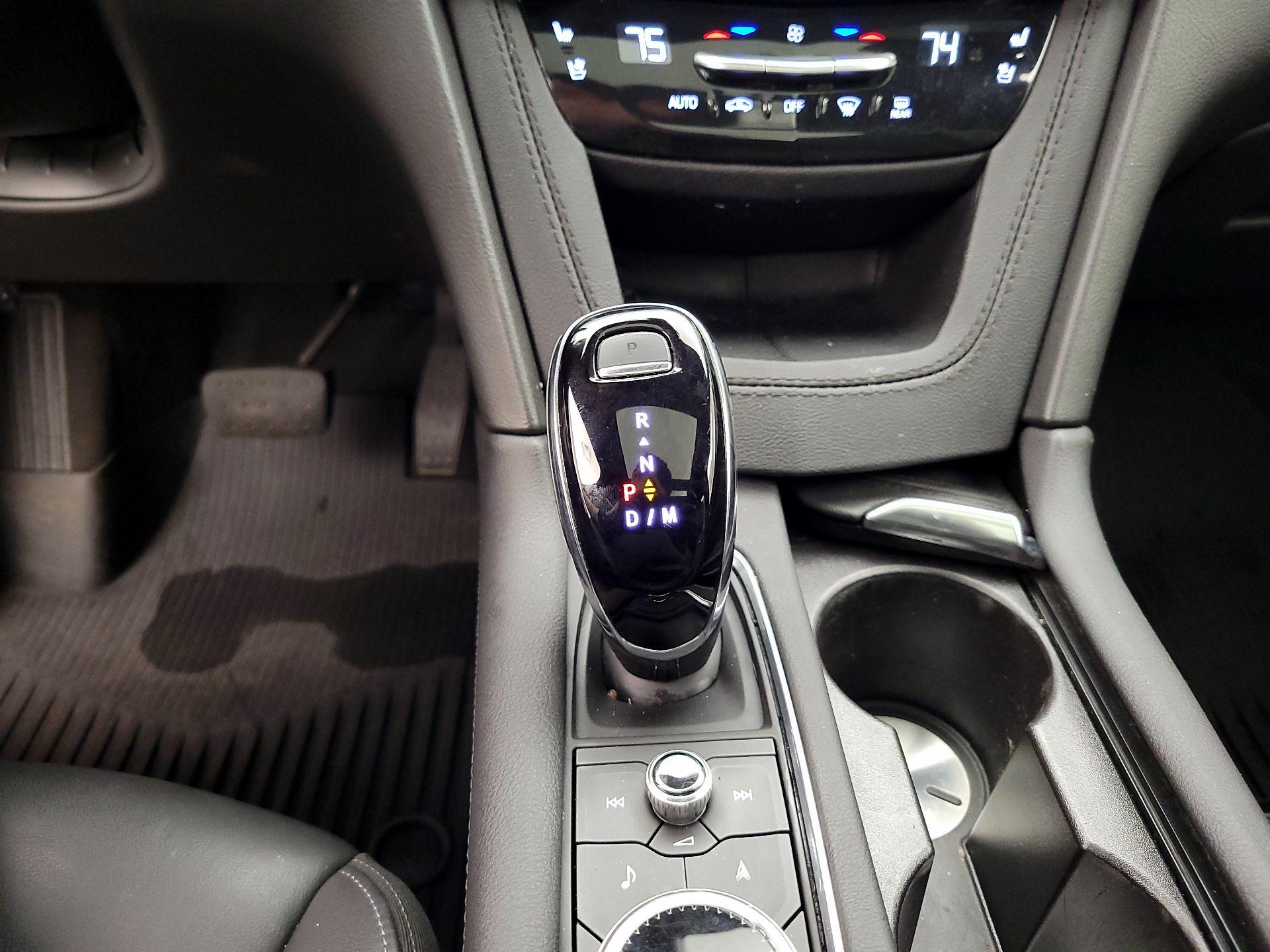 Thumbnail: 2023 Cadillac XT6 - 17