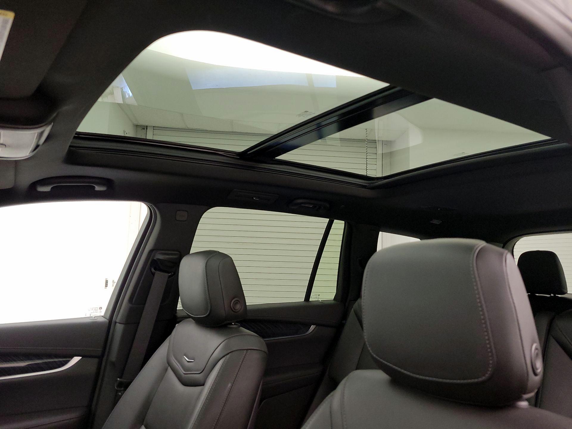 Thumbnail: 2023 Cadillac XT6 - 19