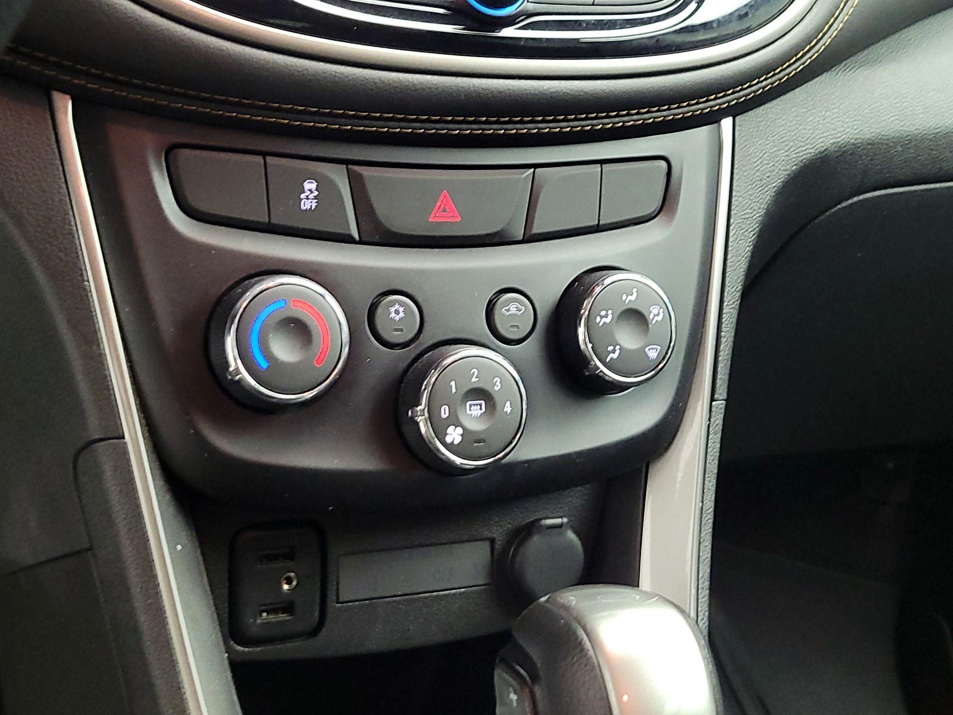 Thumbnail: 2020 Chevrolet Trax - 16