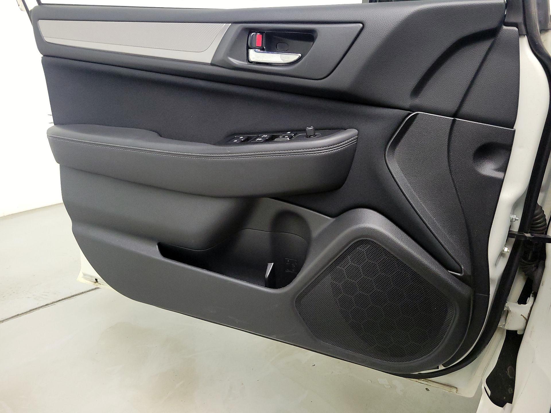 Thumbnail: 2015 Subaru Legacy - 12