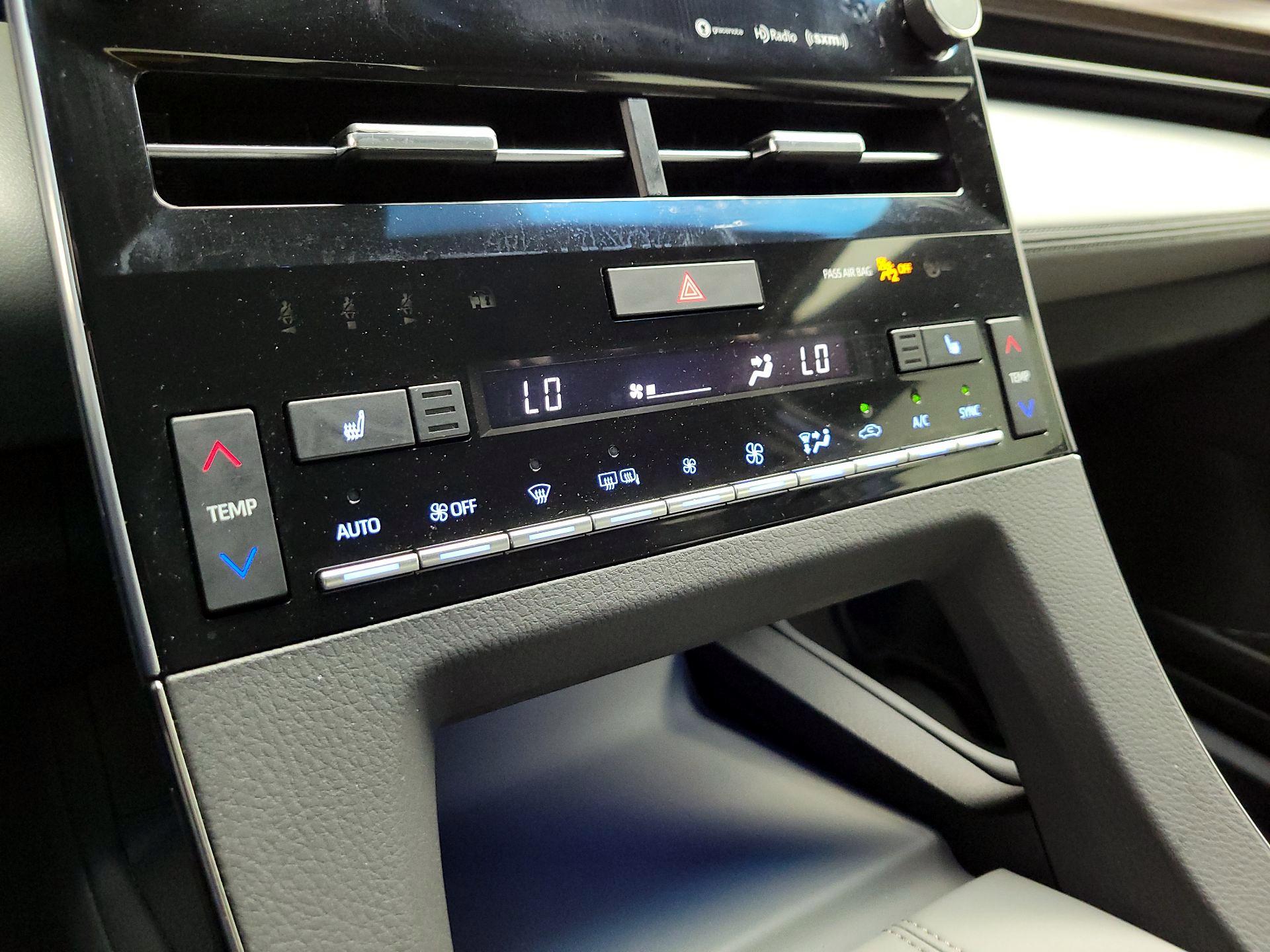 Thumbnail: 2020 Toyota Avalon - 16