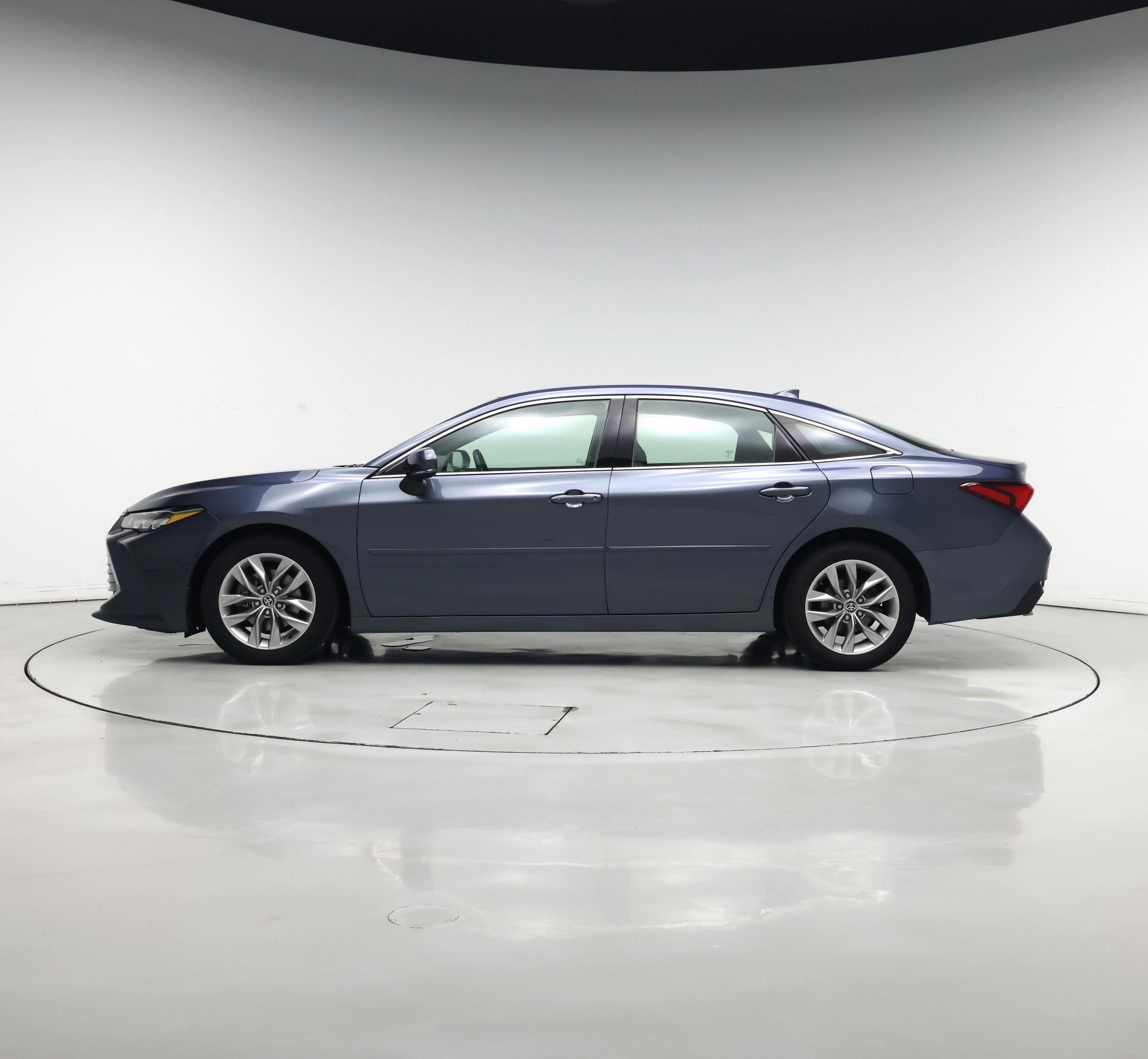 Thumbnail: 2020 Toyota Avalon - 3
