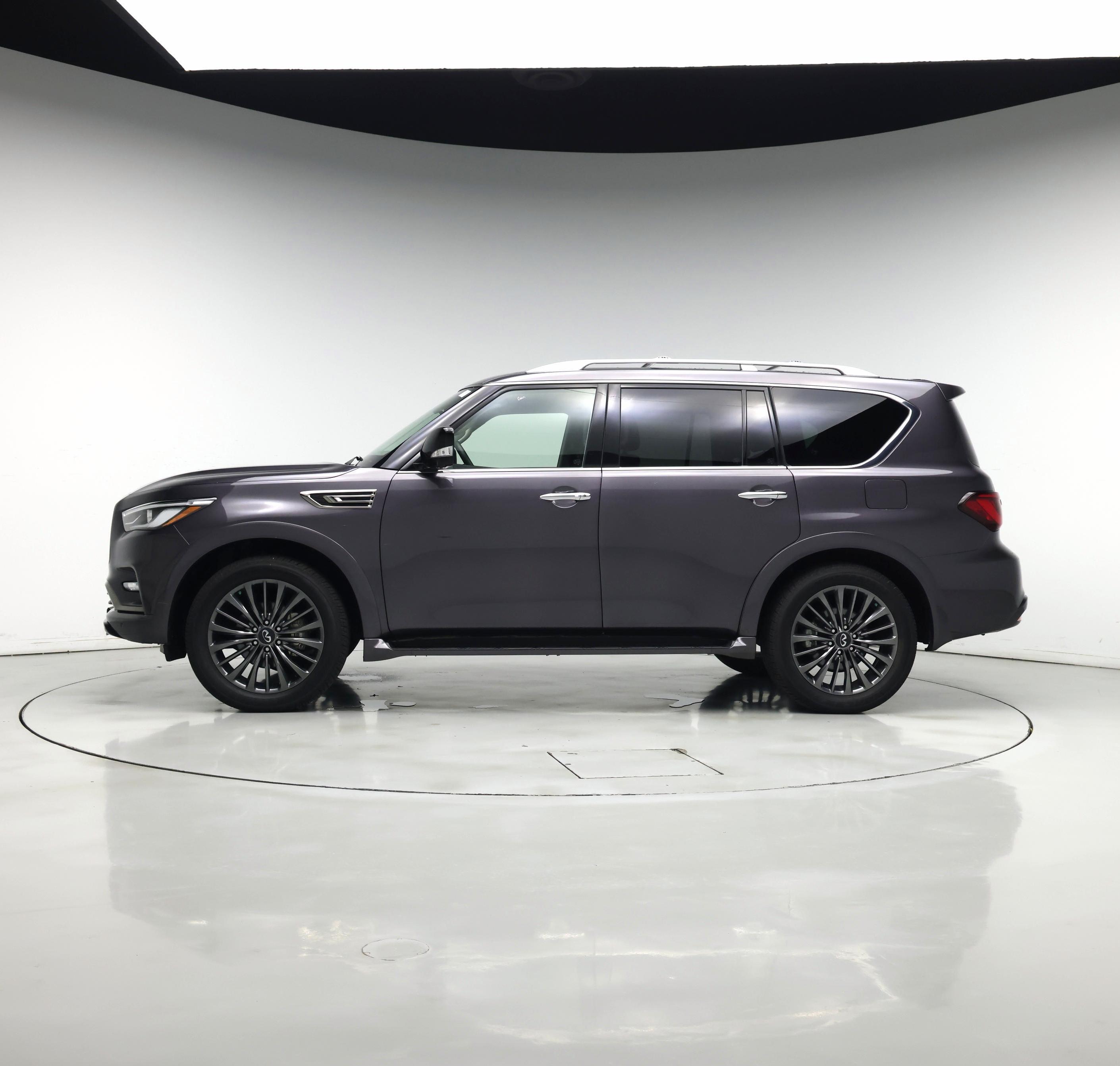 Thumbnail: 2023 INFINITI QX80 - 3