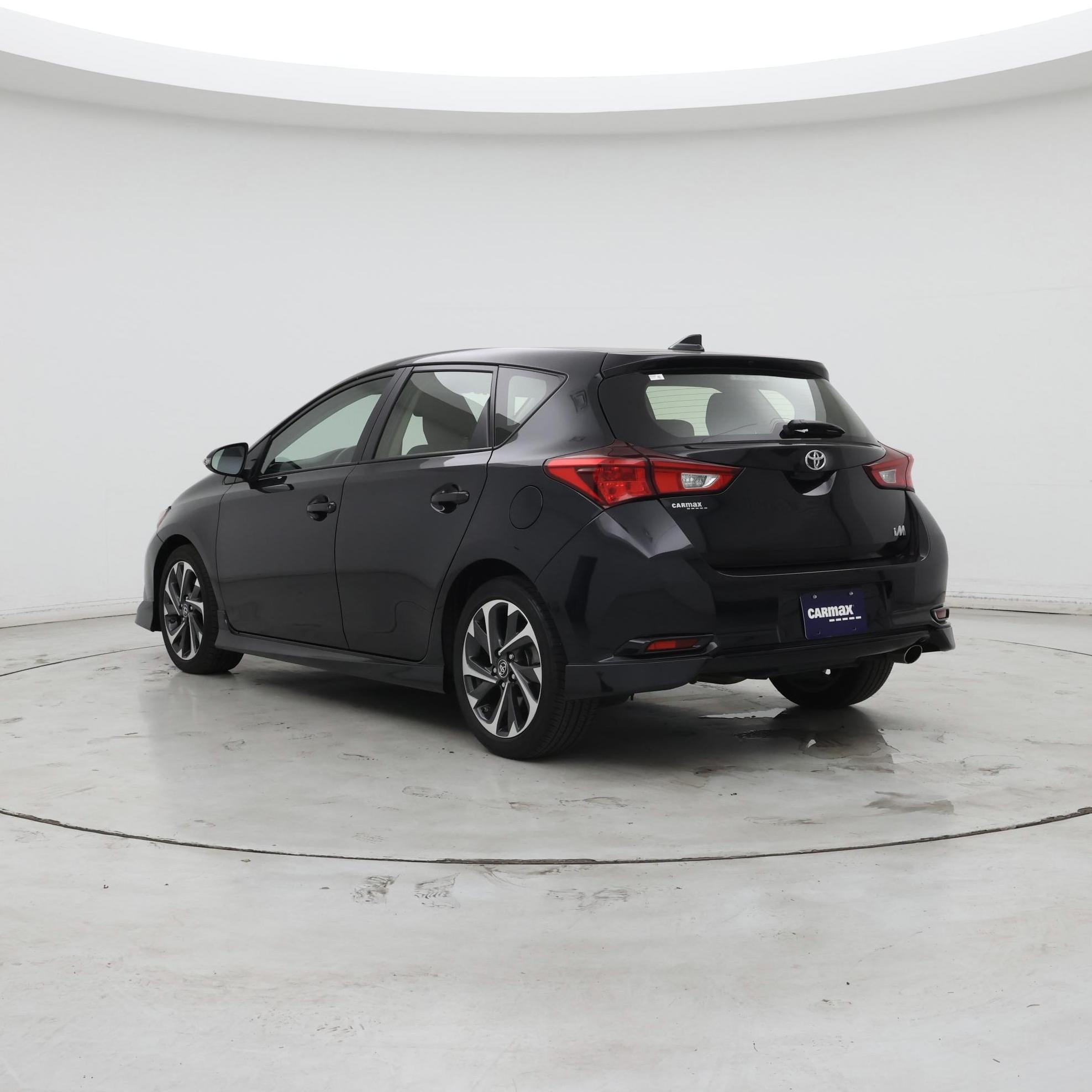 Thumbnail: 2018 Toyota Corolla iM - 2