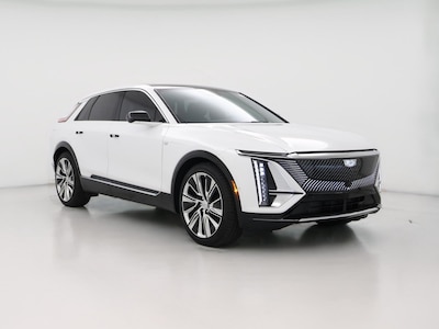 White 2024 Cadillac LYRIQ Luxury 3