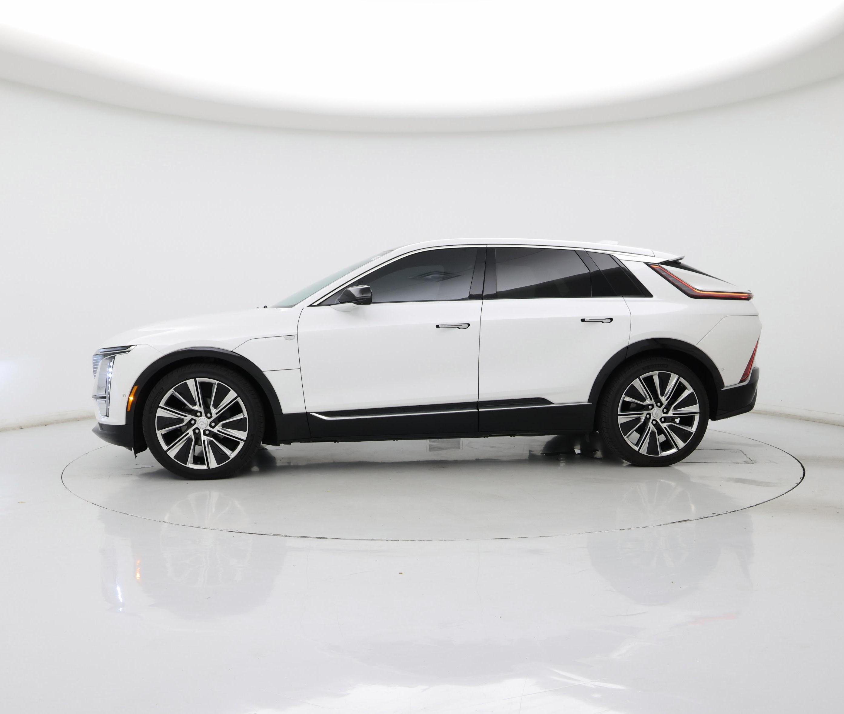Thumbnail: 2024 Cadillac Lyriq - 3