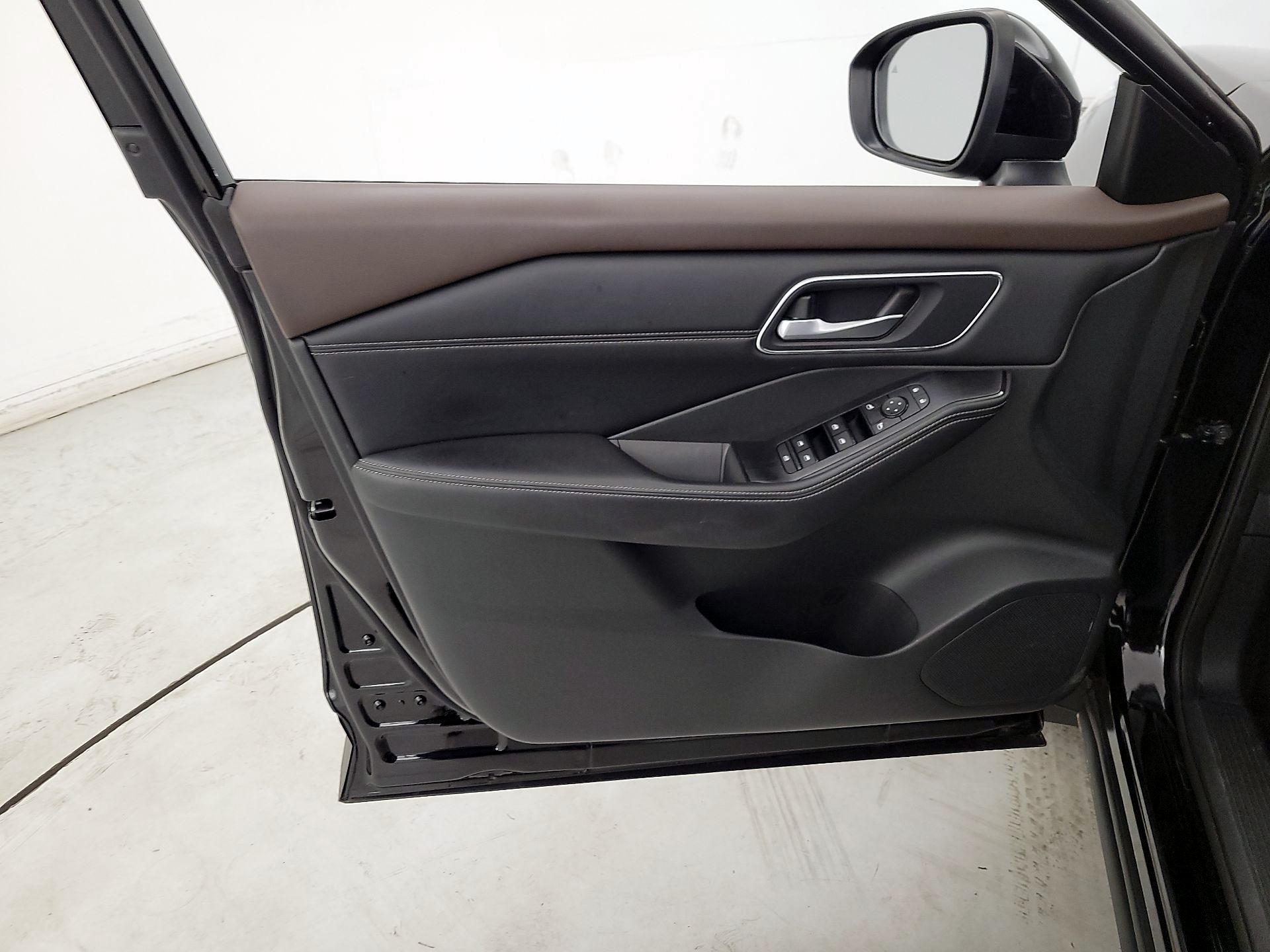 Thumbnail: 2021 Nissan Rogue - 12